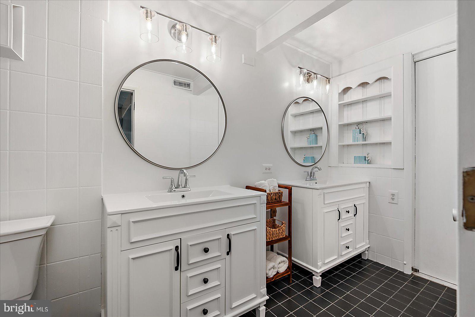 BAYSHORE ESTATES - Residential