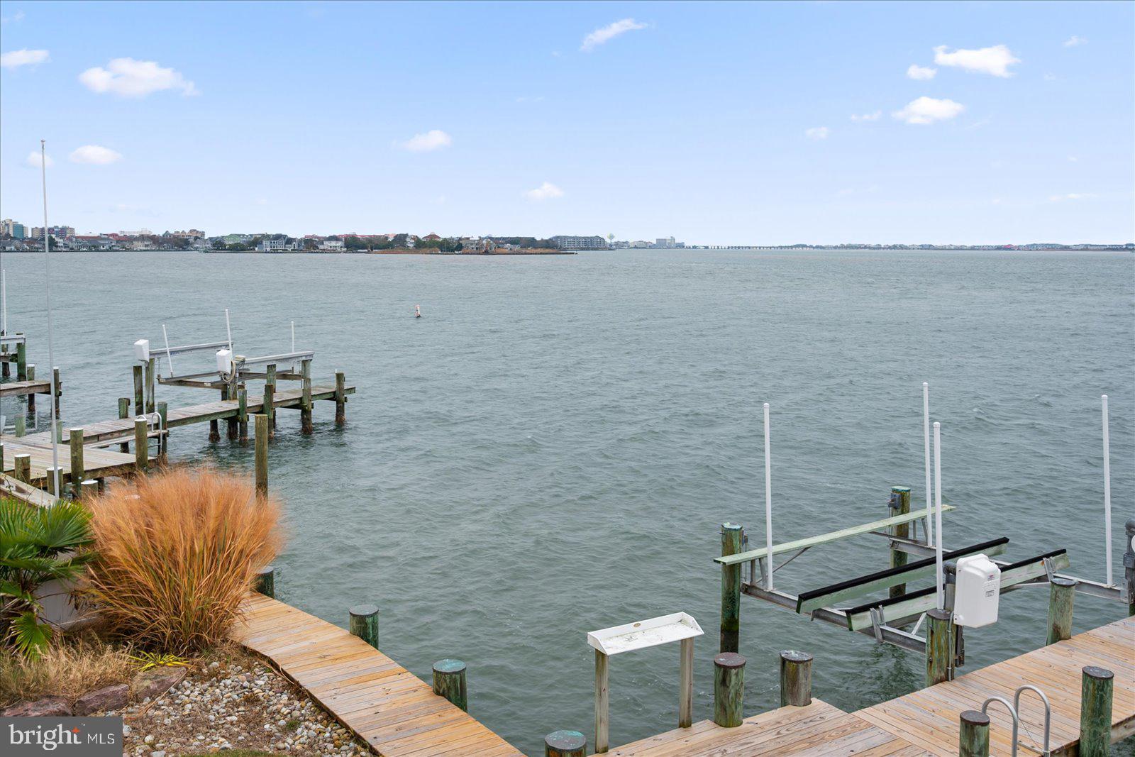 BAYSHORE ESTATES - Residential