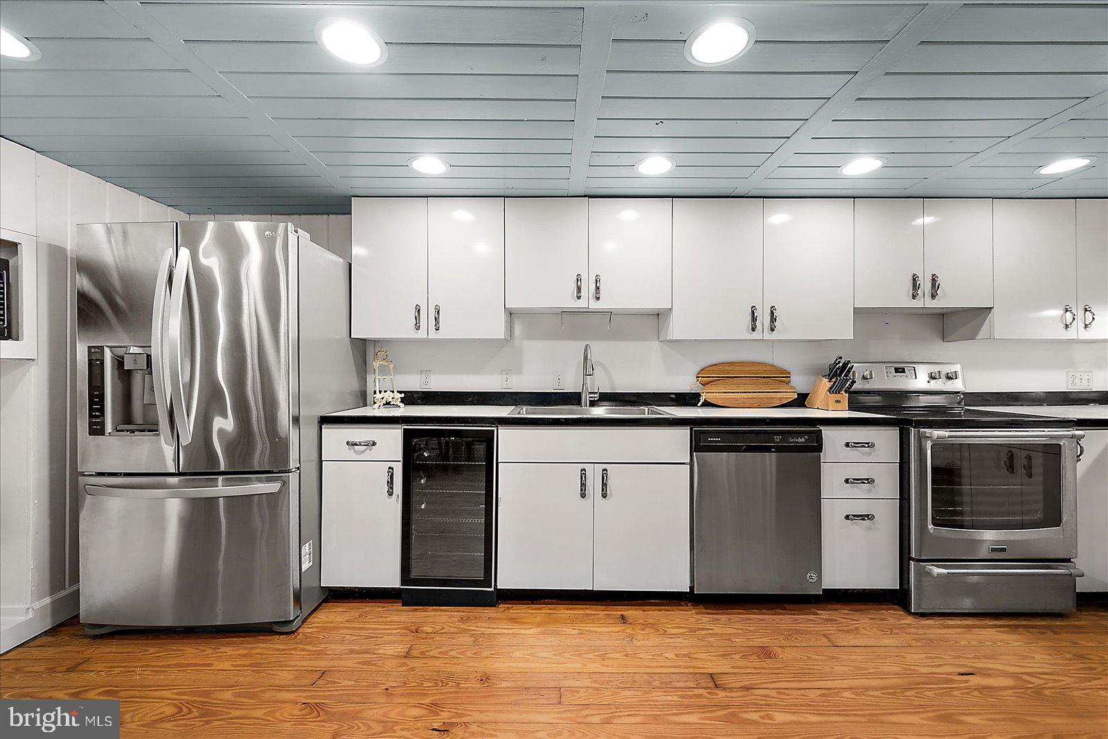 BAYSHORE ESTATES - Residential