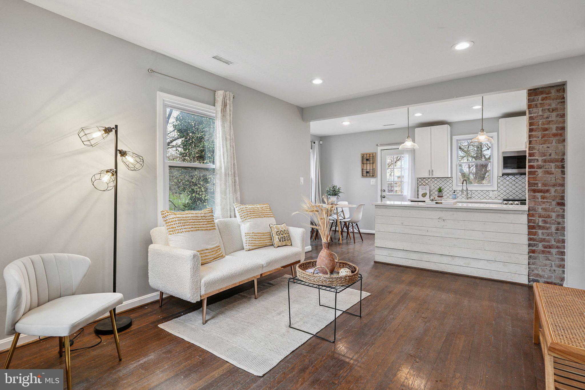 1404 BEAVER HEIGHTS LANE