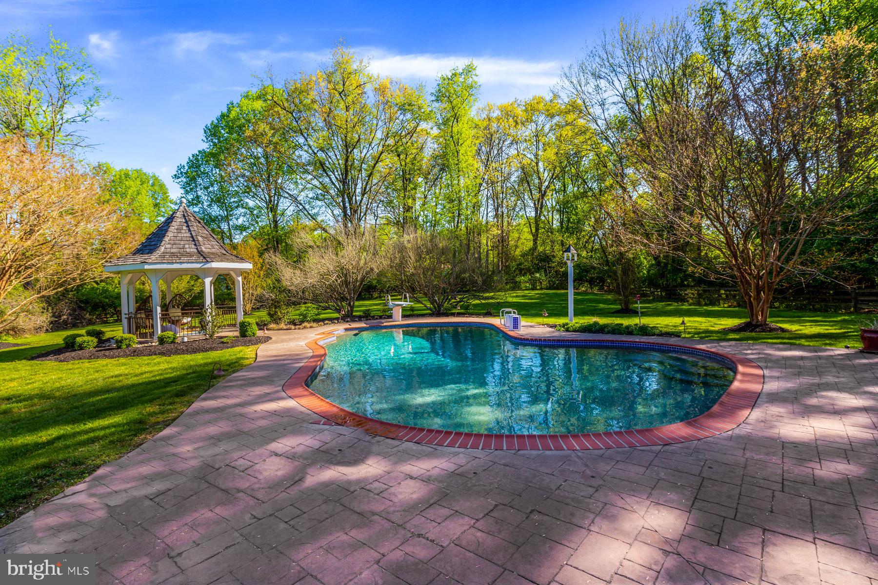 HIDDEN ESTATES - Residential