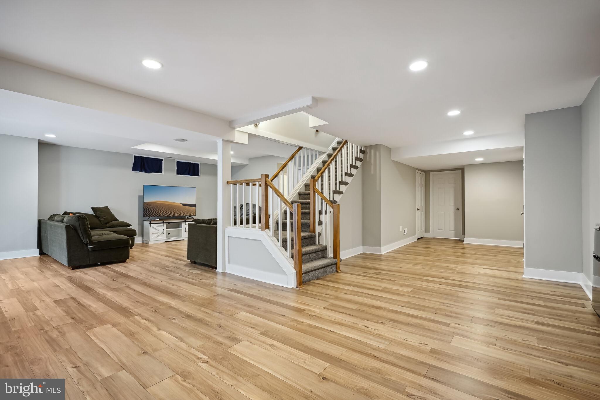 HIDDEN ESTATES - Residential