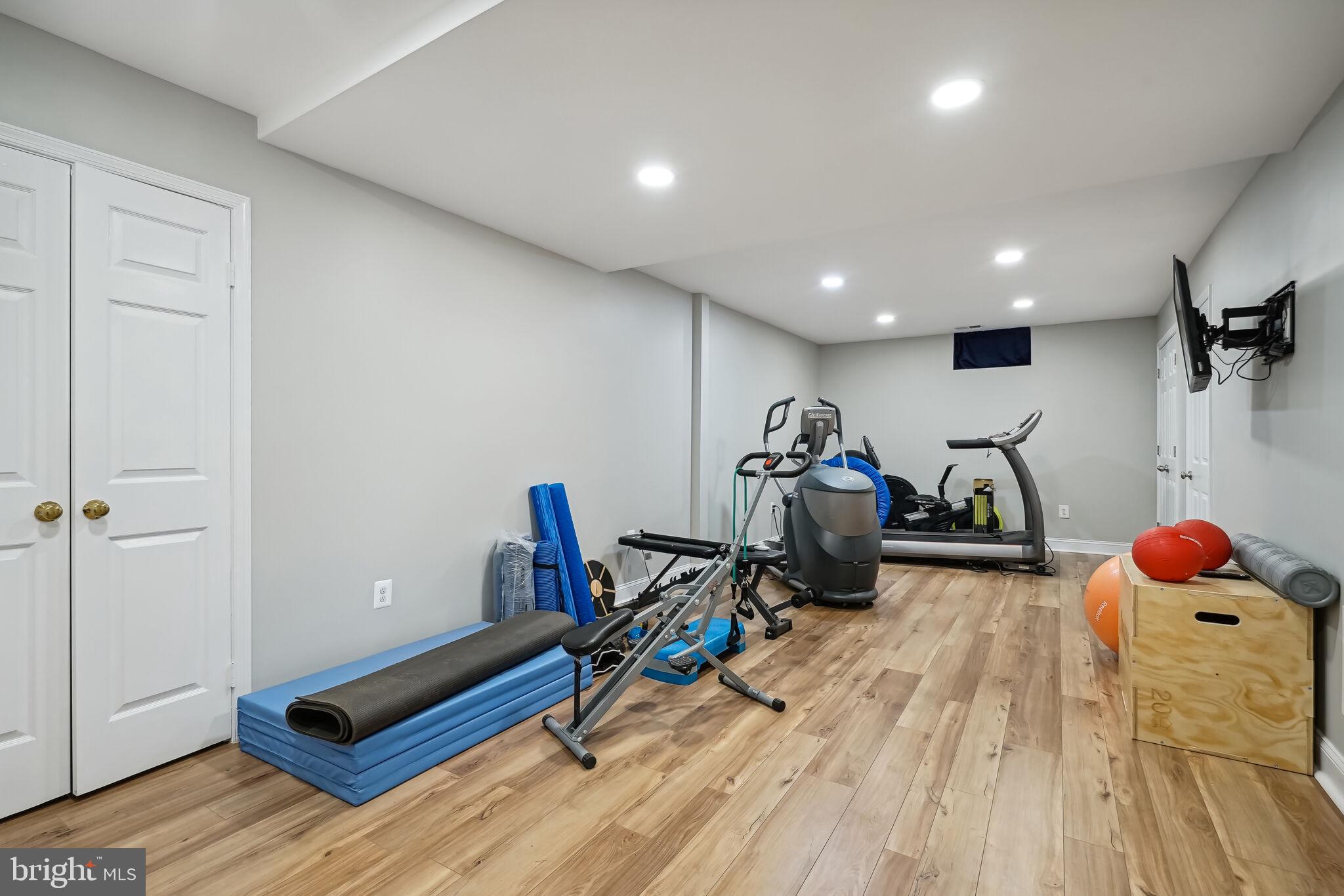 HIDDEN ESTATES - Residential