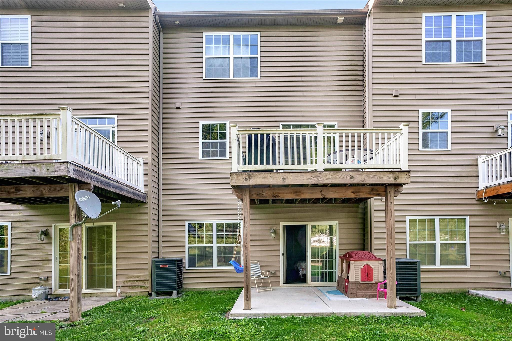 PARKSIDE TOWNHOMES - Residential