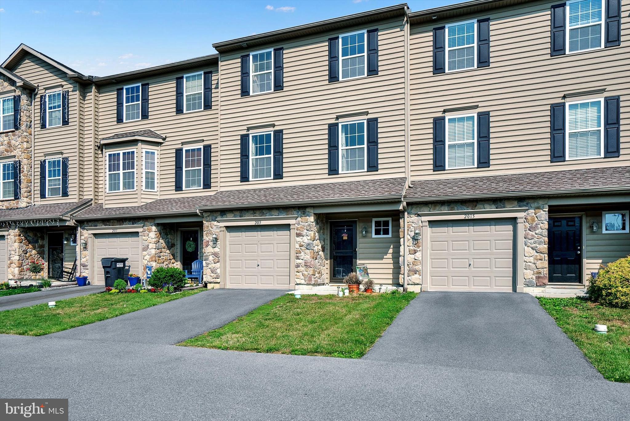 PARKSIDE TOWNHOMES - Residential