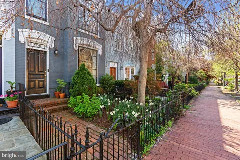 MLS: DCDC2185496