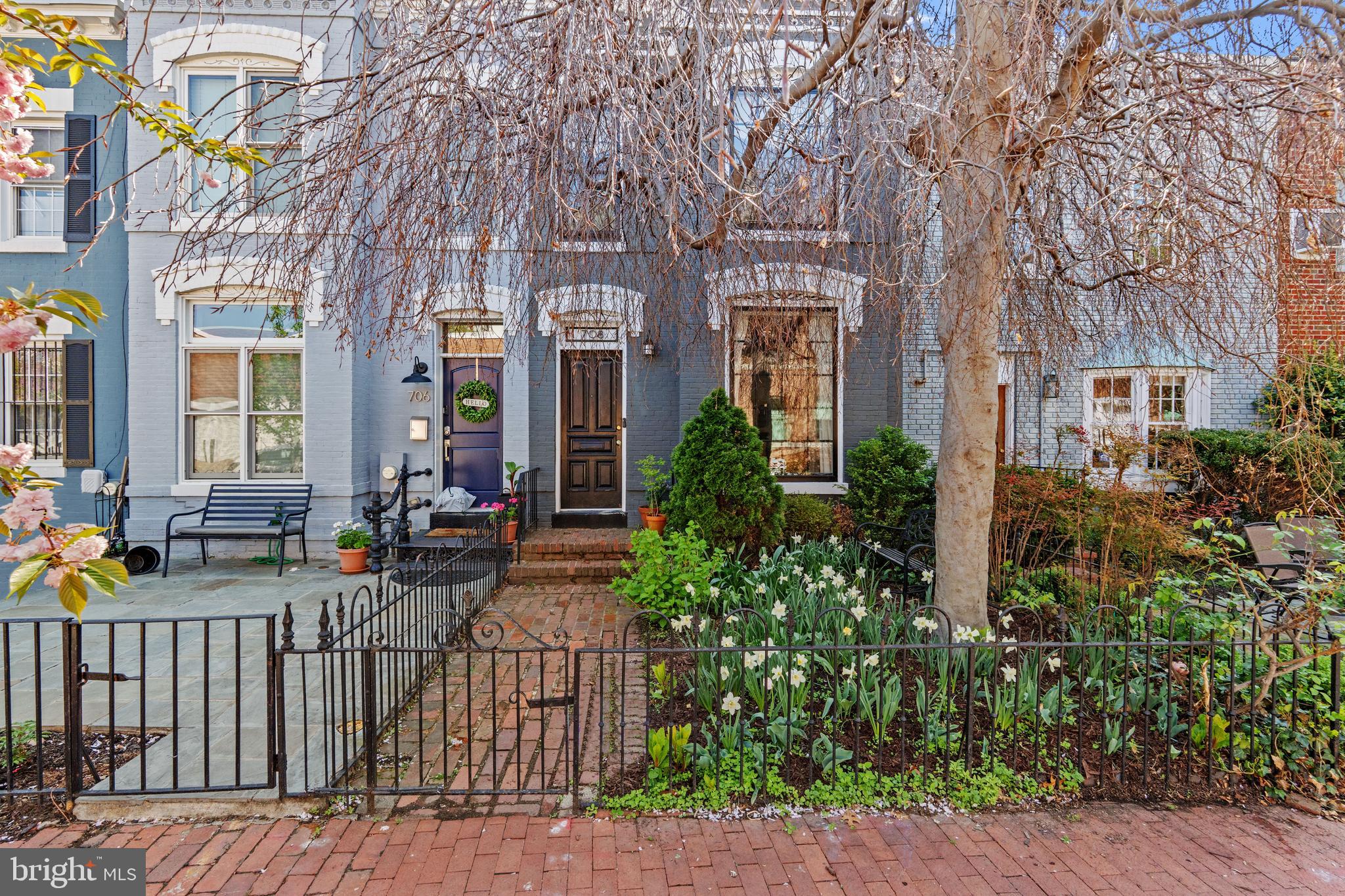 708 9TH STREET SE