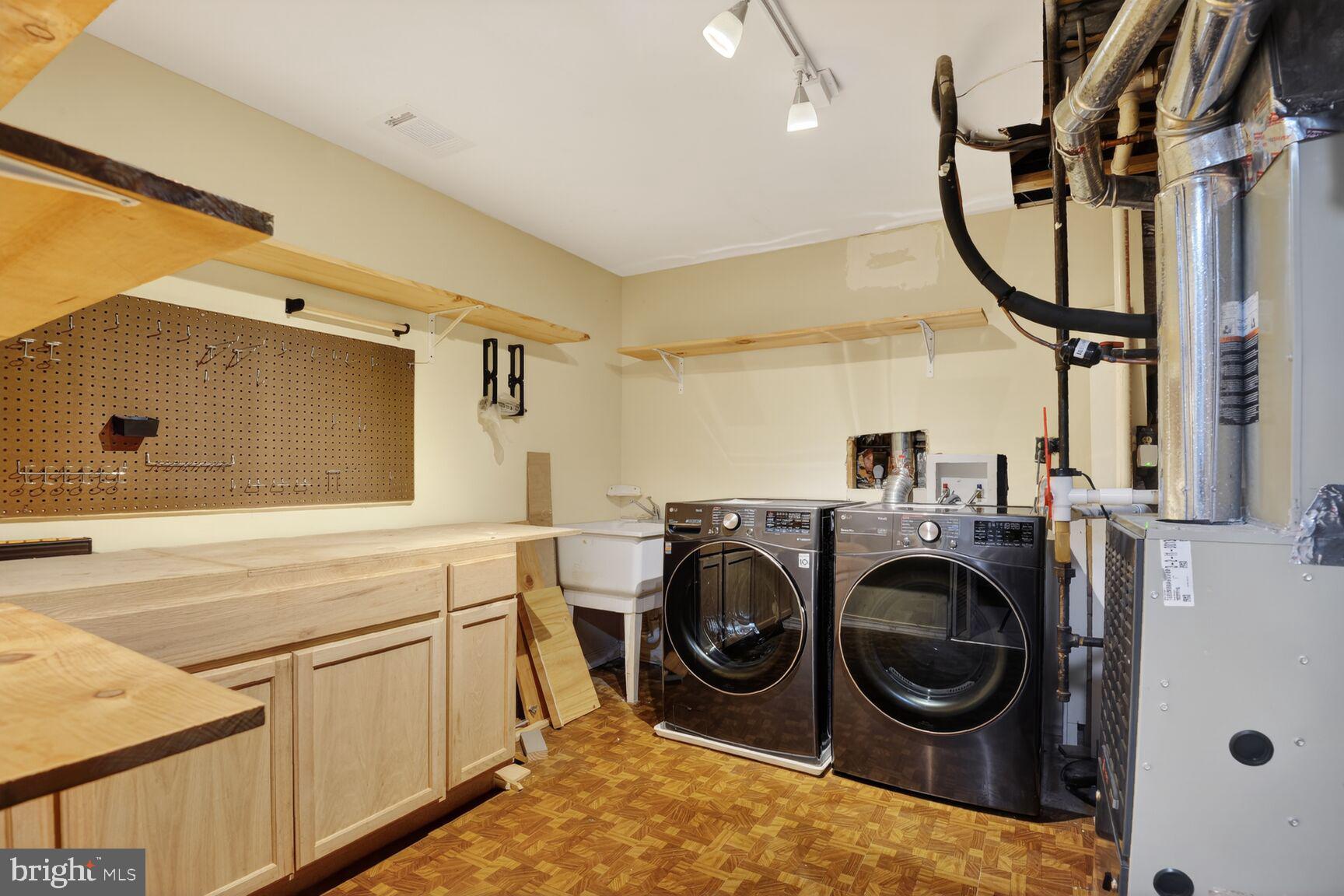 LONDON COMMONS - Residential