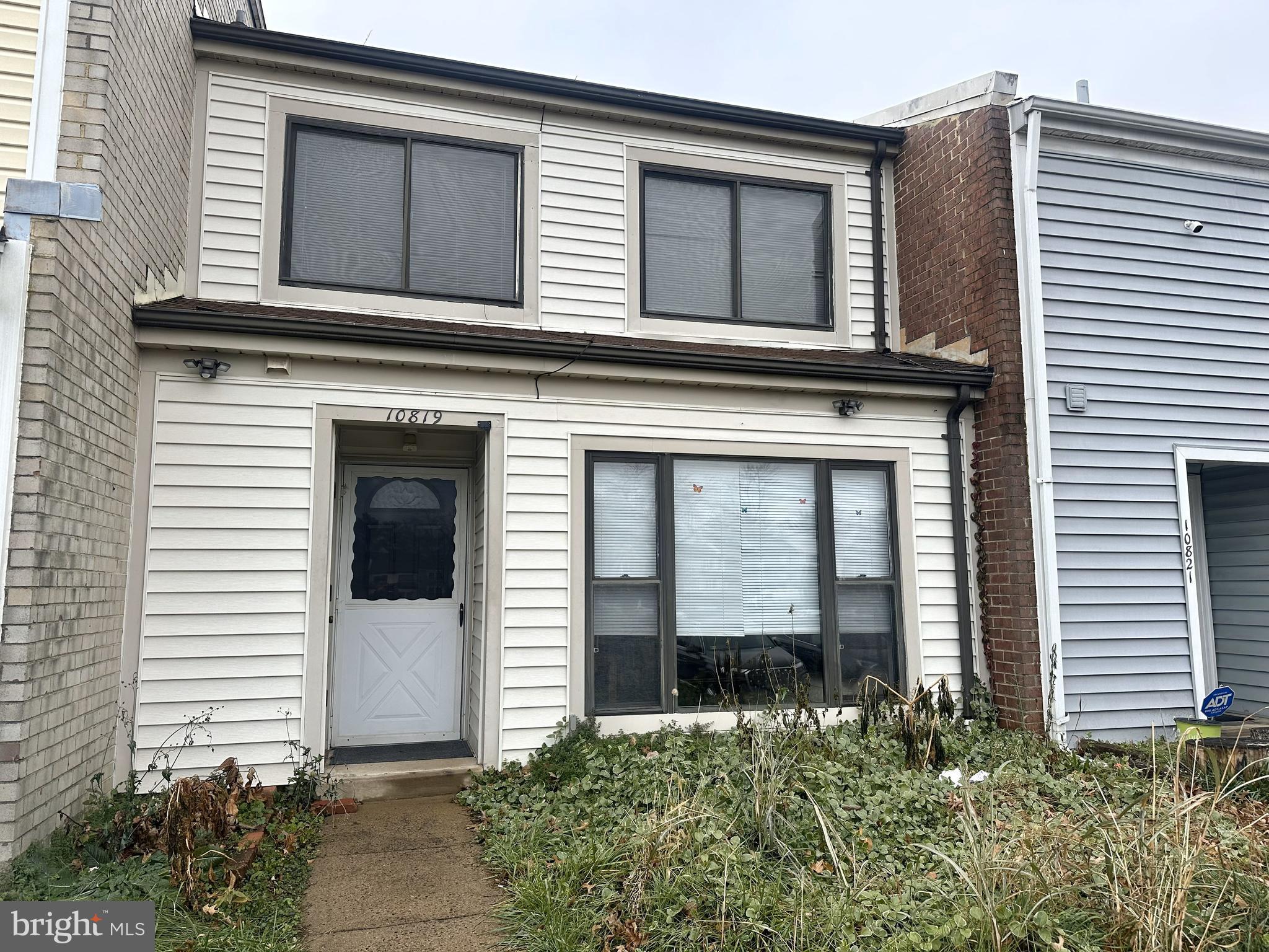 COUNTRY SCENE - Residential Lease