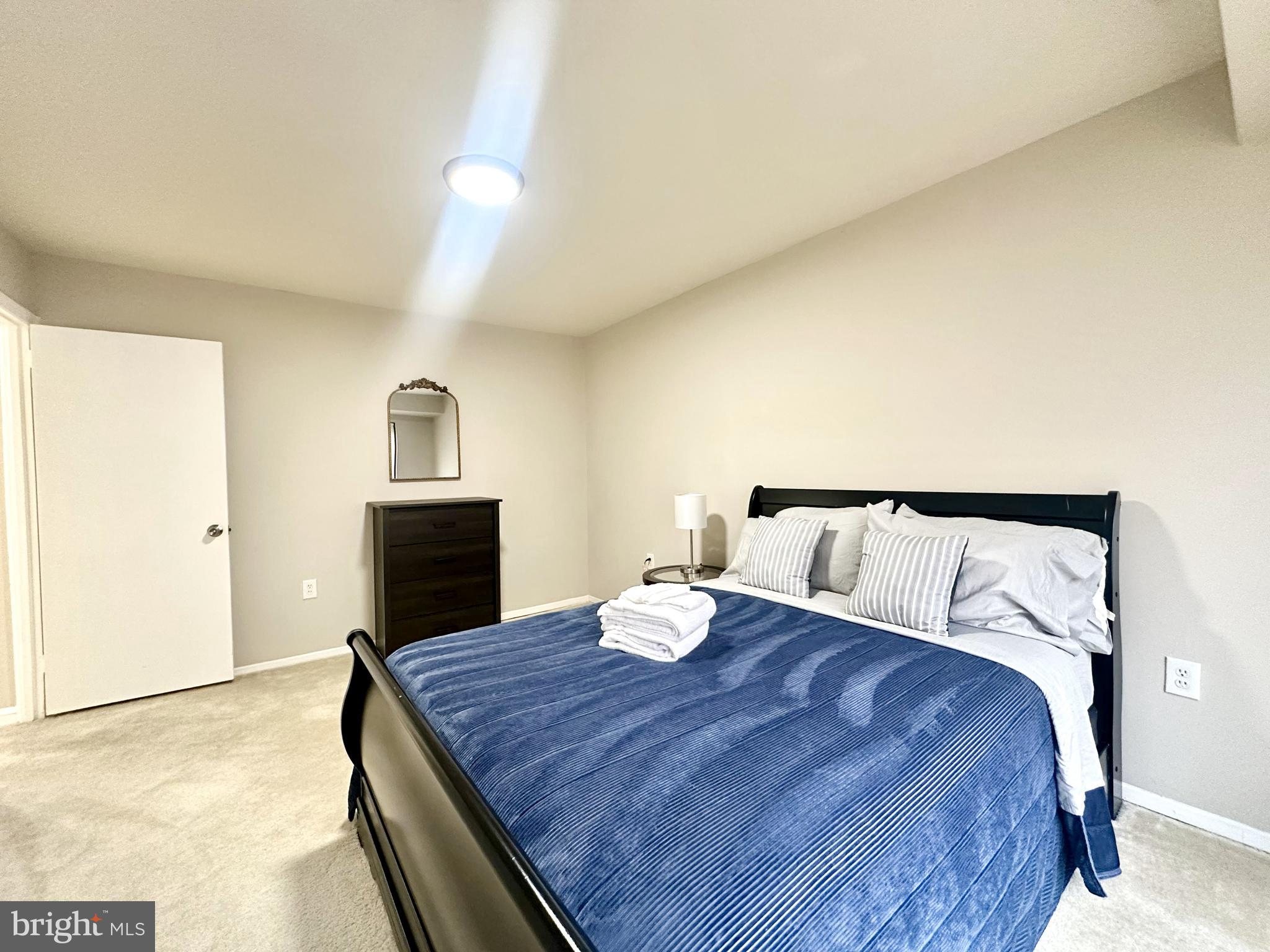 COUNTRY SCENE - Residential Lease