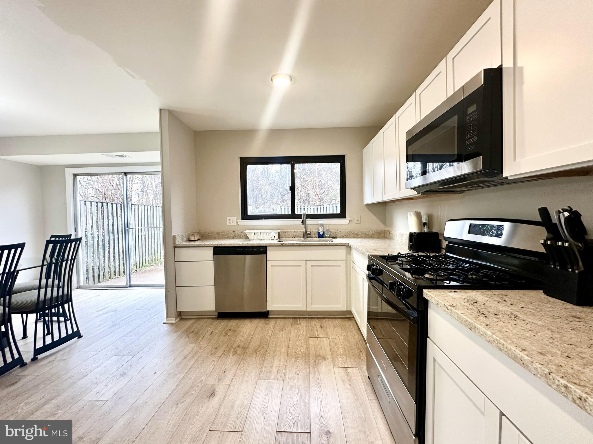 COUNTRY SCENE - Residential Lease