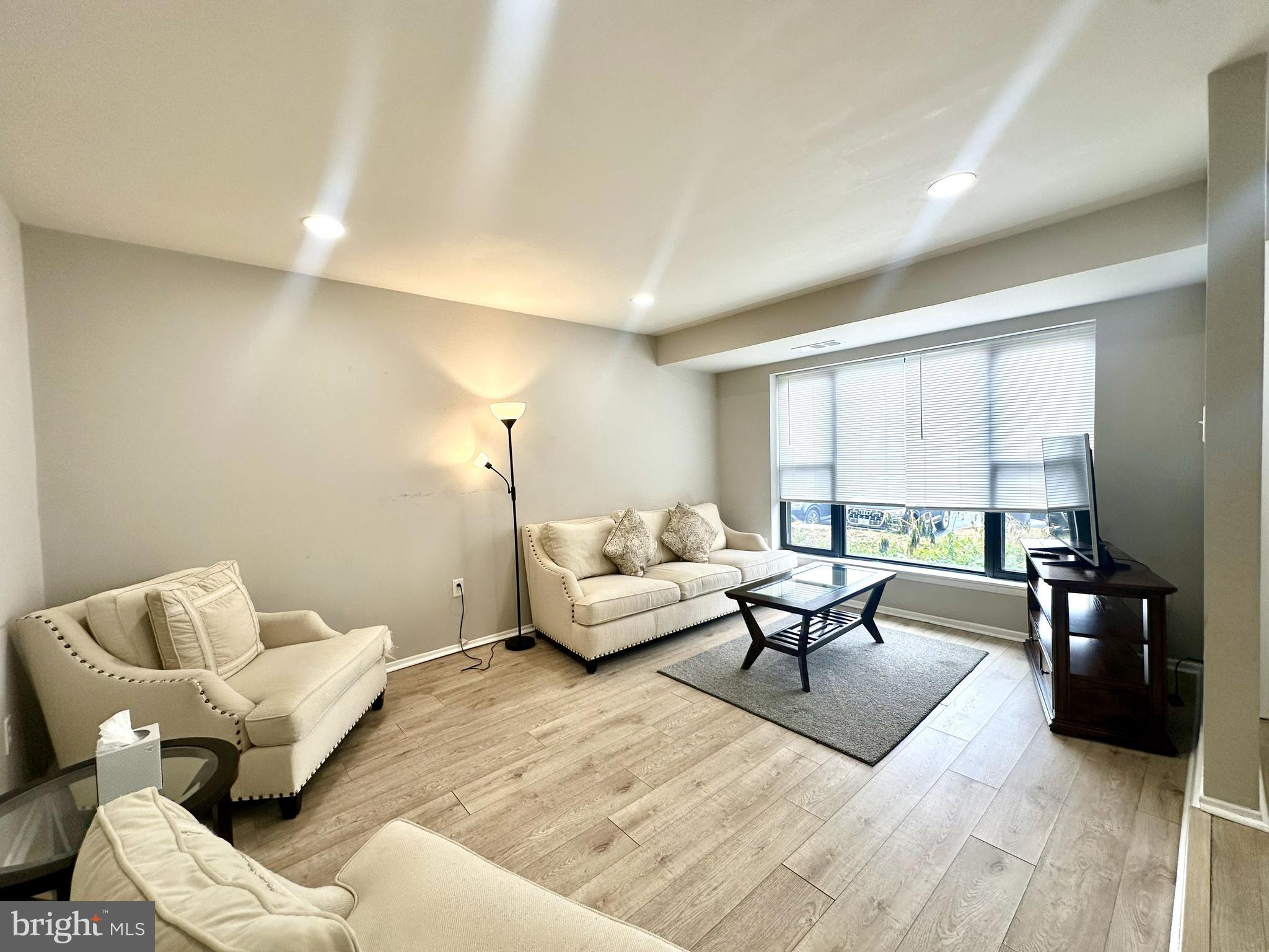 COUNTRY SCENE - Residential Lease