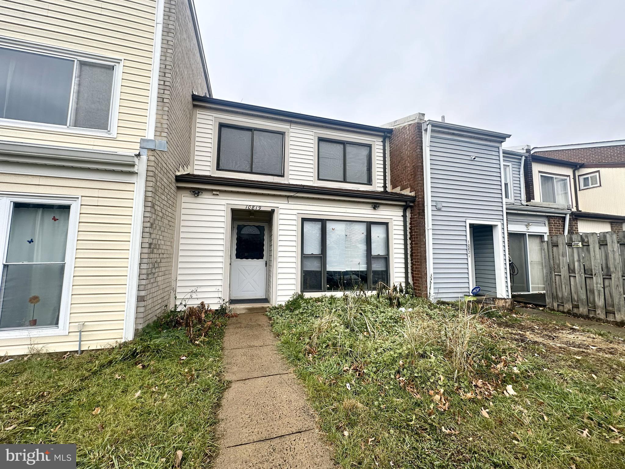 COUNTRY SCENE - Residential Lease