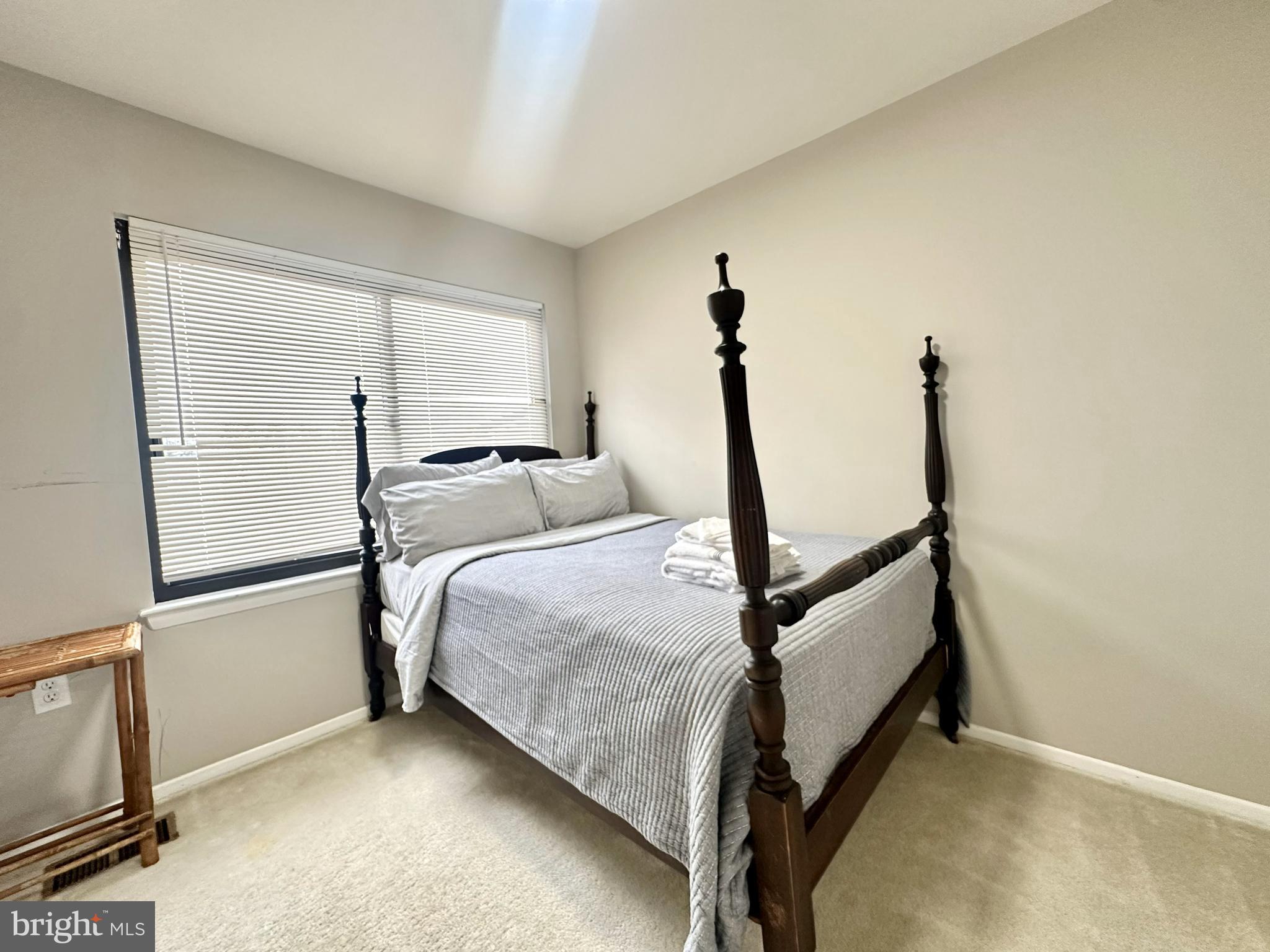 COUNTRY SCENE - Residential Lease