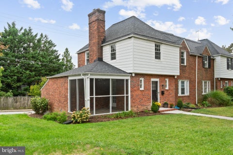 Townhouse For Sale - 313 Eastway Court<br/> BALTIMORE, MD 21212