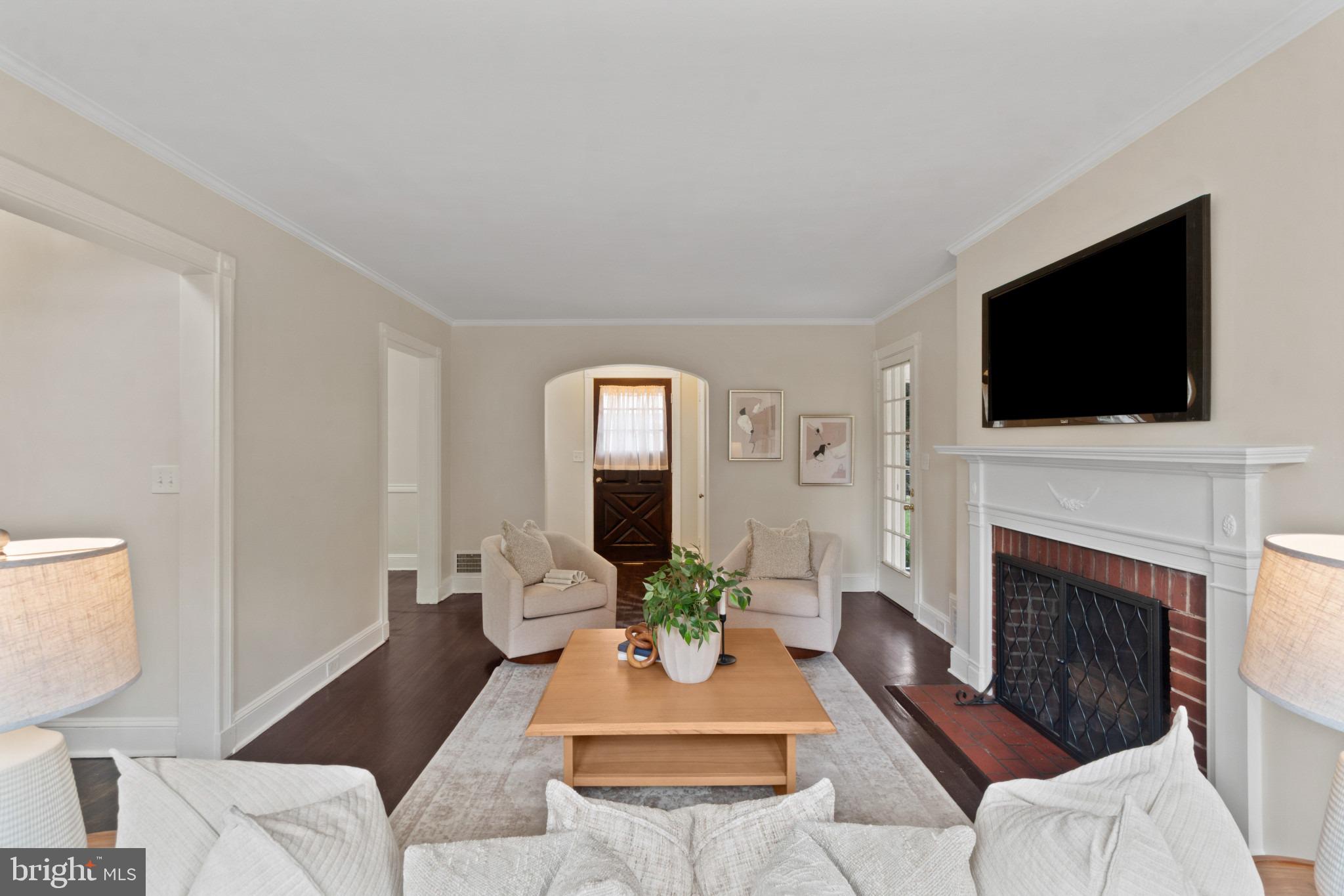 313 EASTWAY COURT