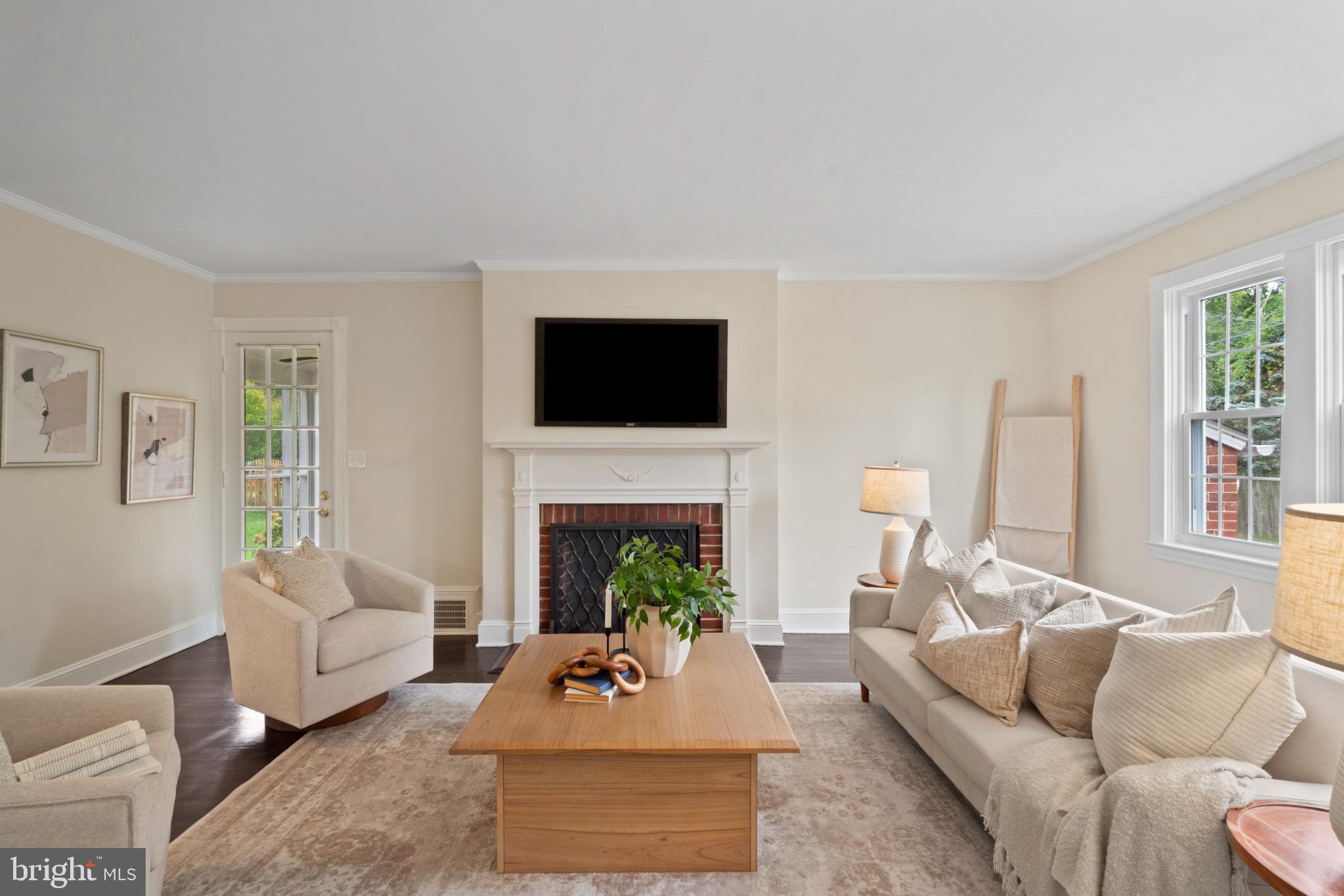 313 EASTWAY COURT