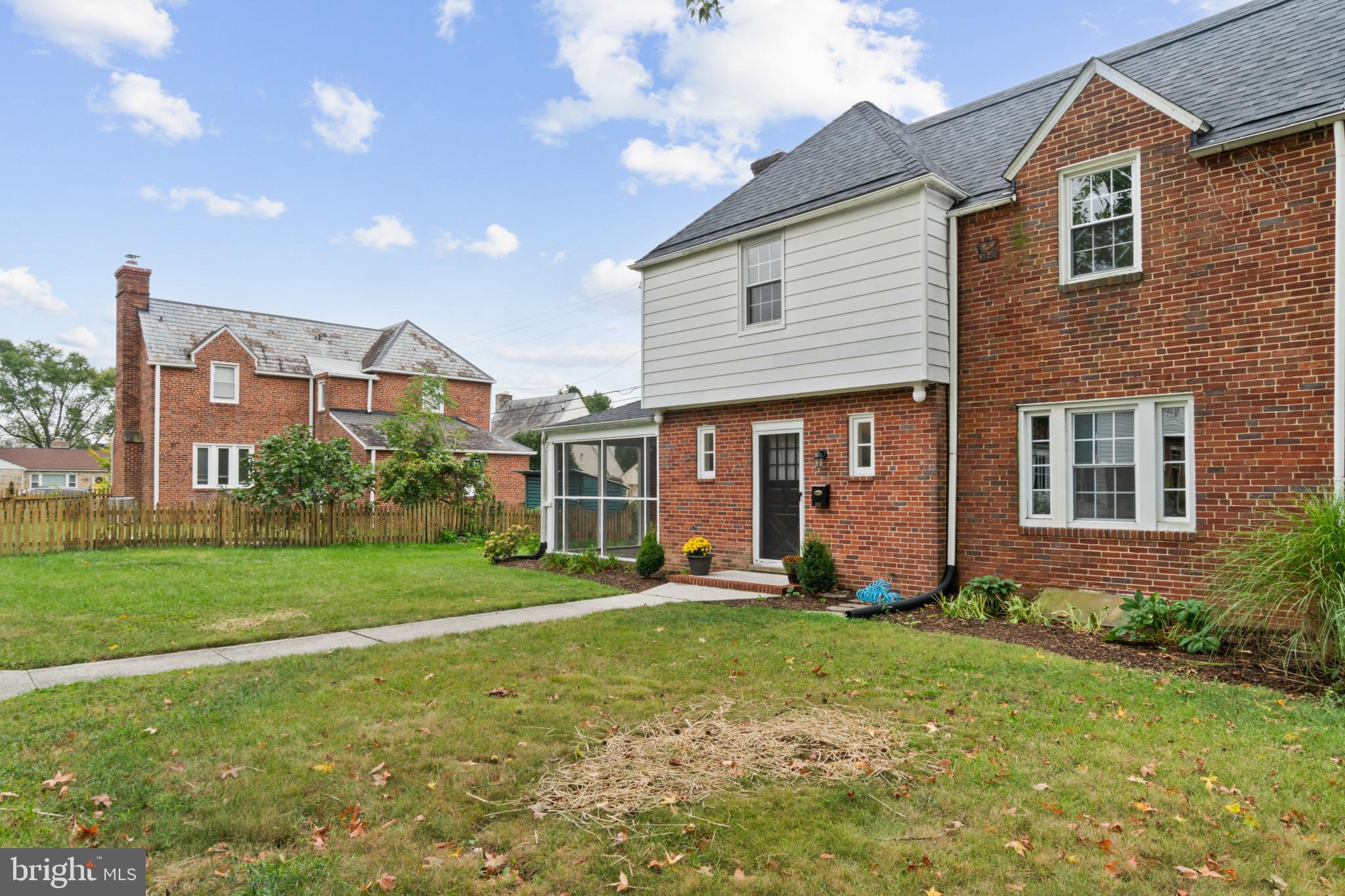 313 EASTWAY COURT