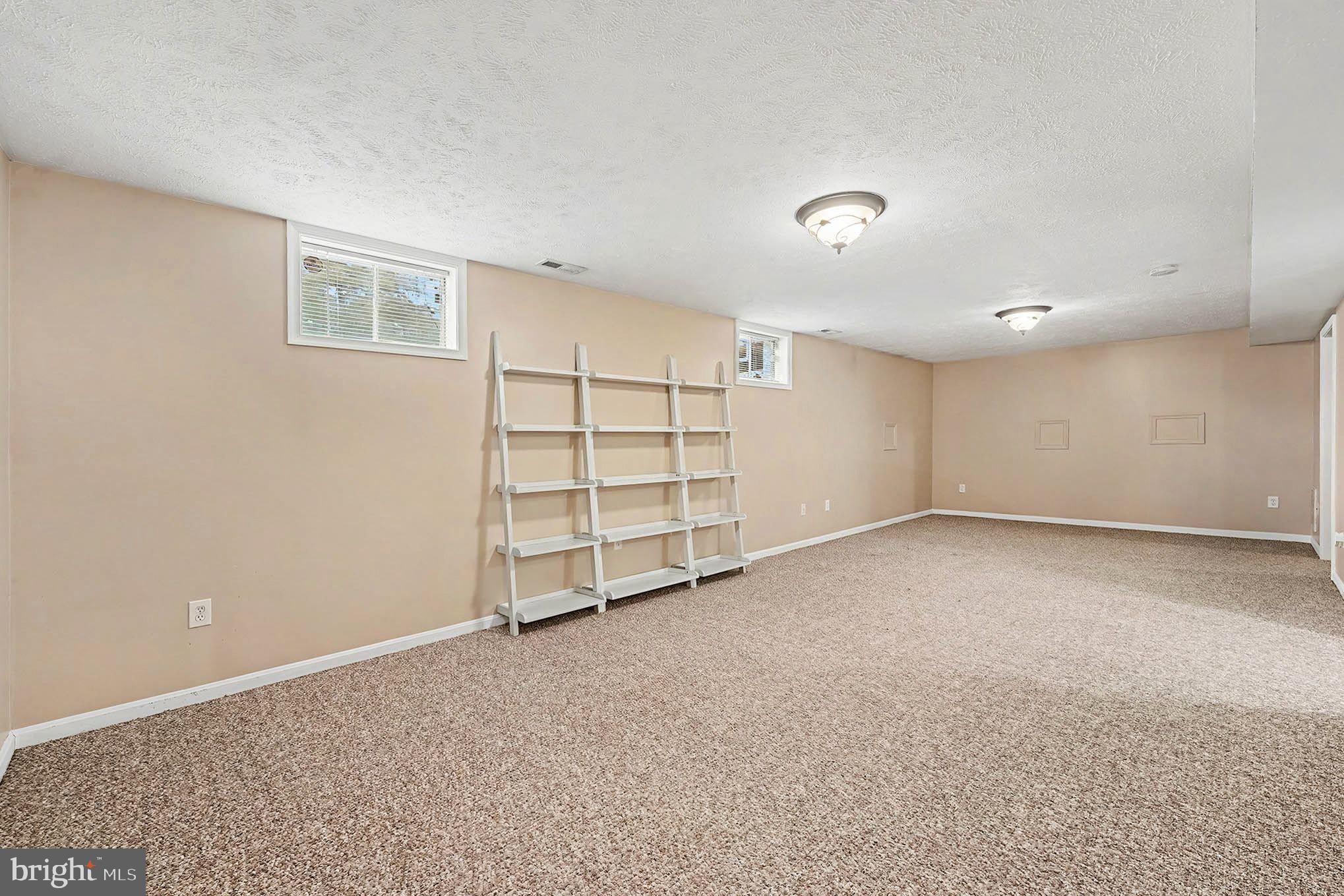 RIVER MEADOWS - Residential