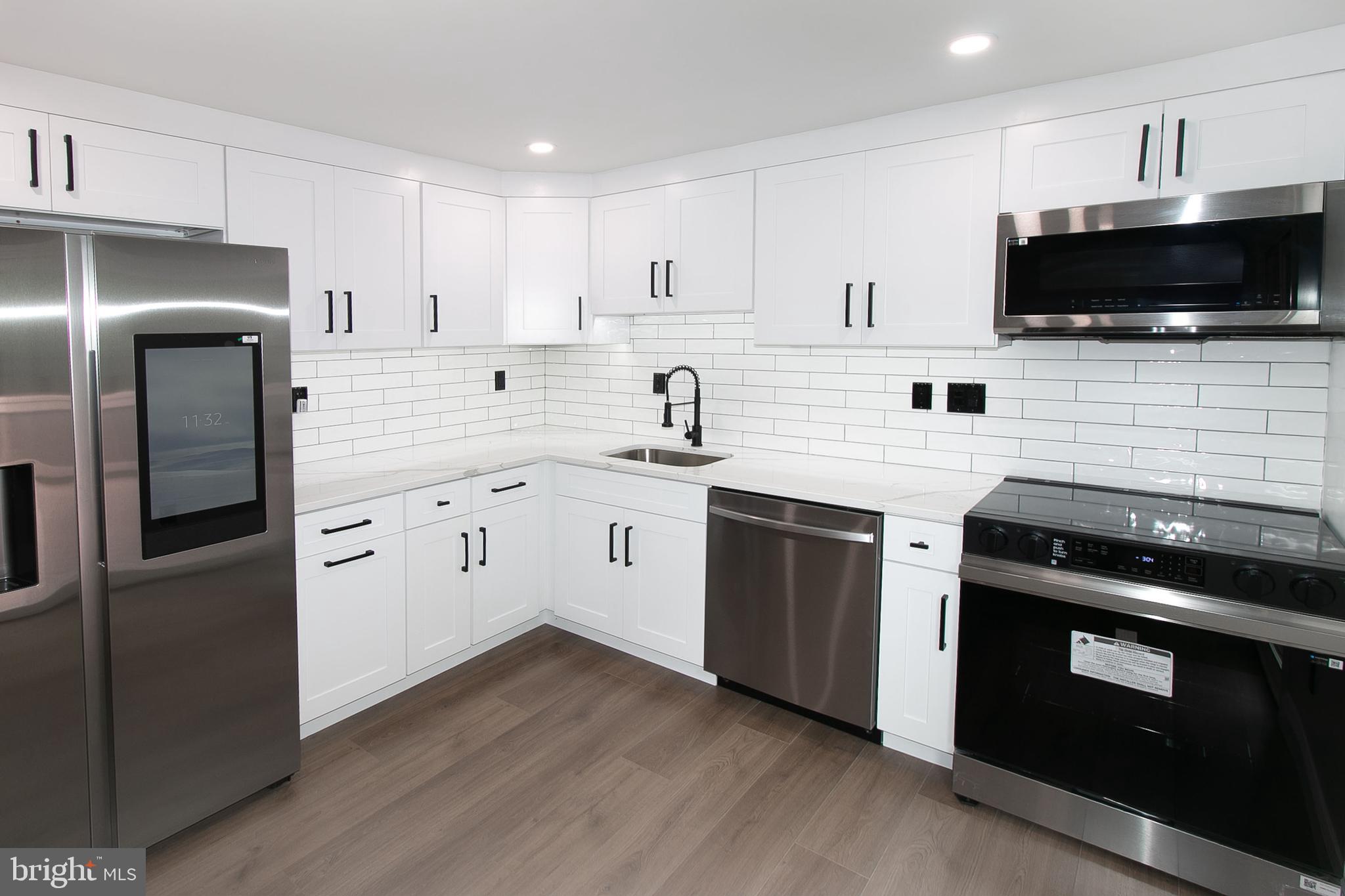 5377 LAURA BELLE LANE