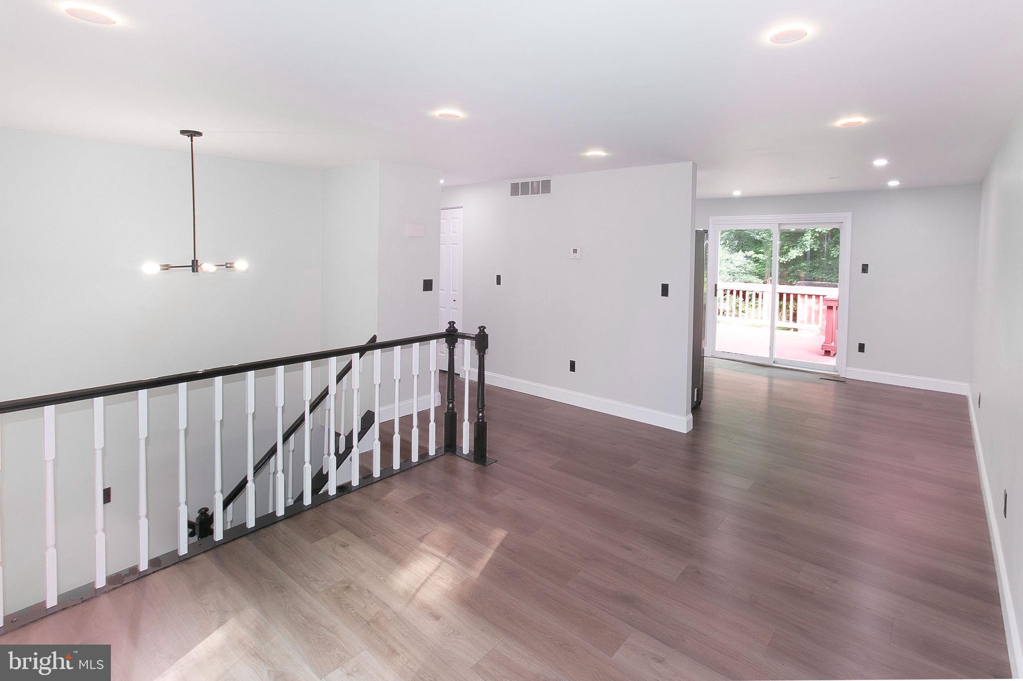 5377 LAURA BELLE LANE