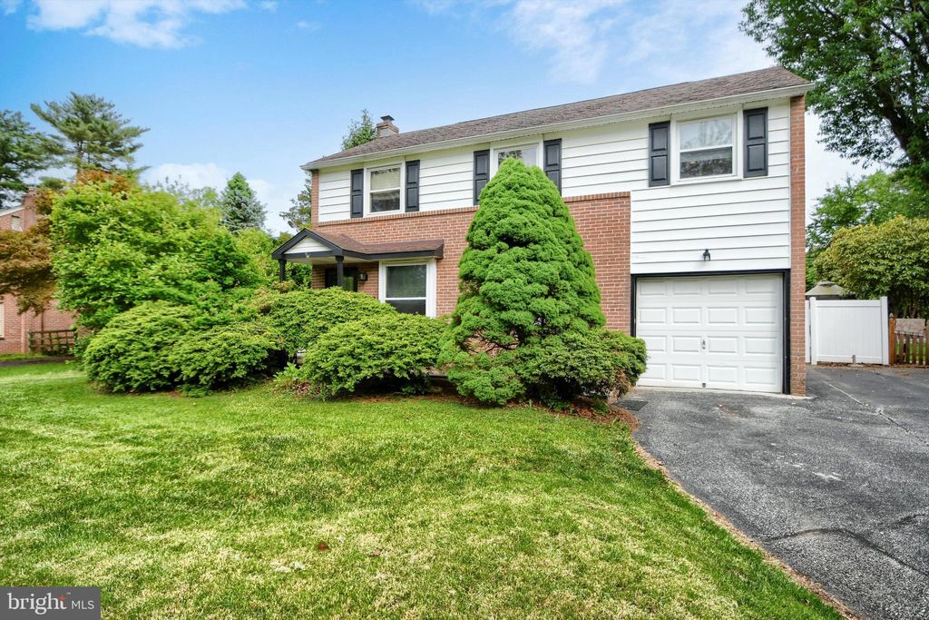 Photo of 3018 Joshua Road, LAFAYETTE HILL, PA 19444 (MLS # PAMC2142104)
