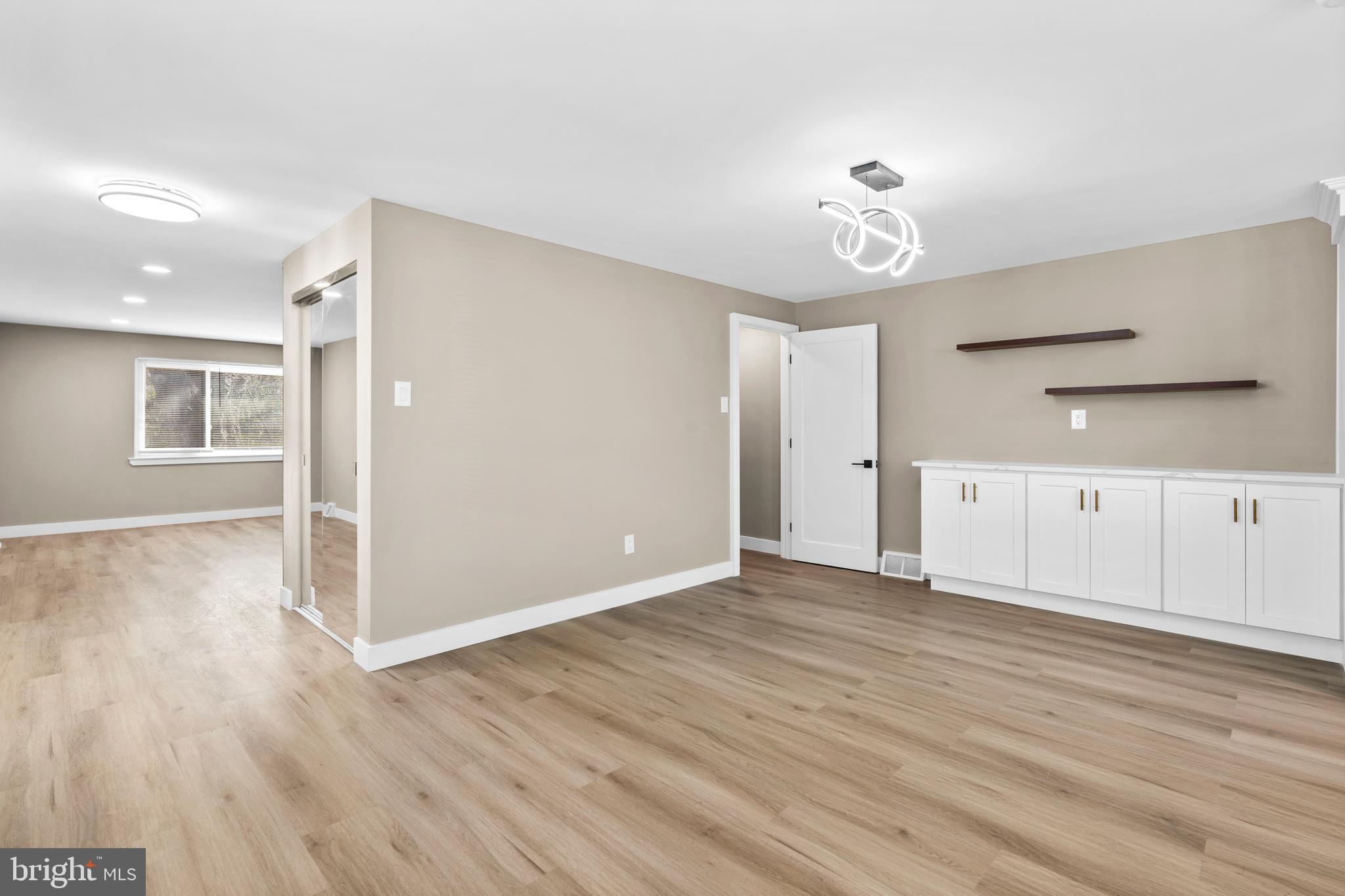 SOMERTON - Residential