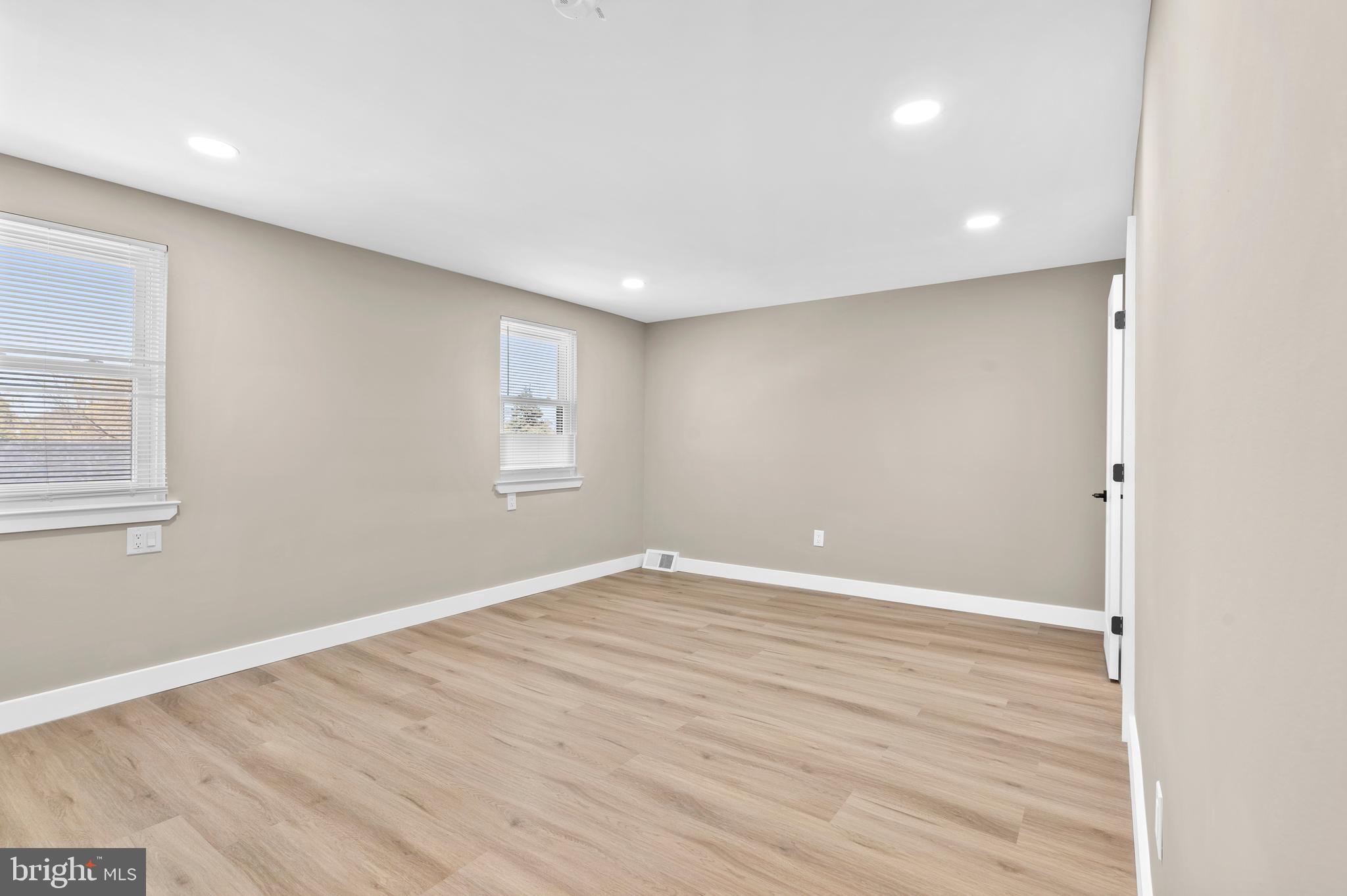 SOMERTON - Residential