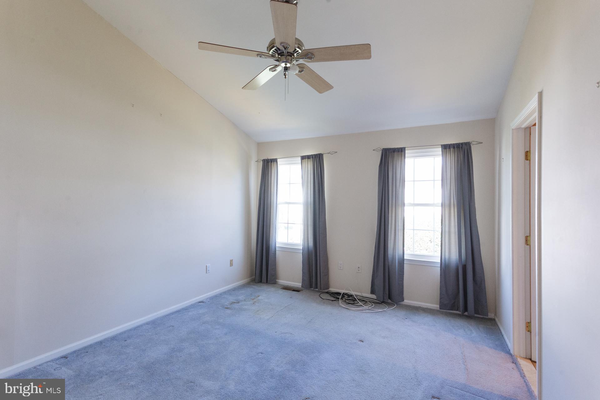 VILLAGE SHIRES - Residential