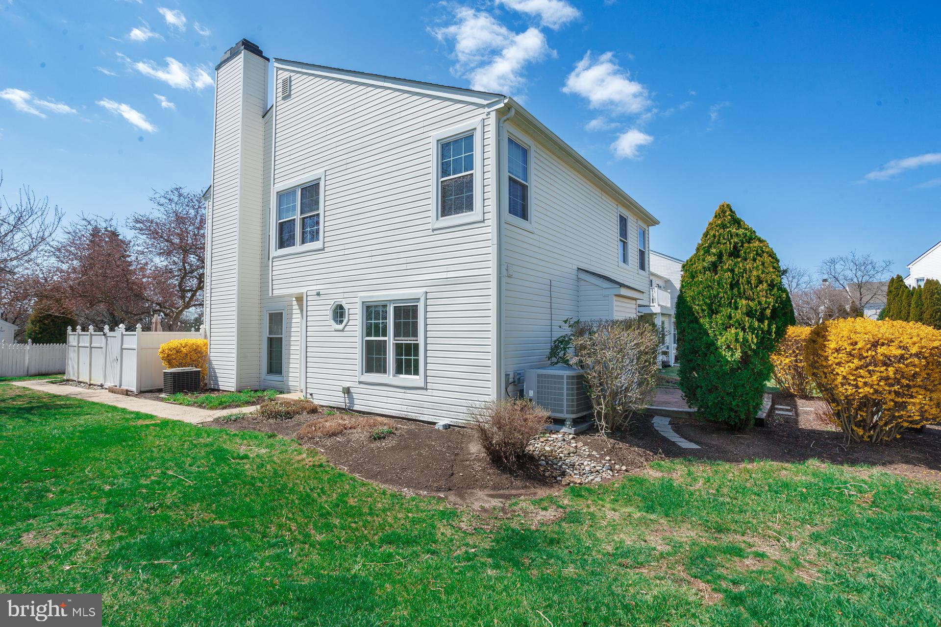 VILLAGE SHIRES - Residential