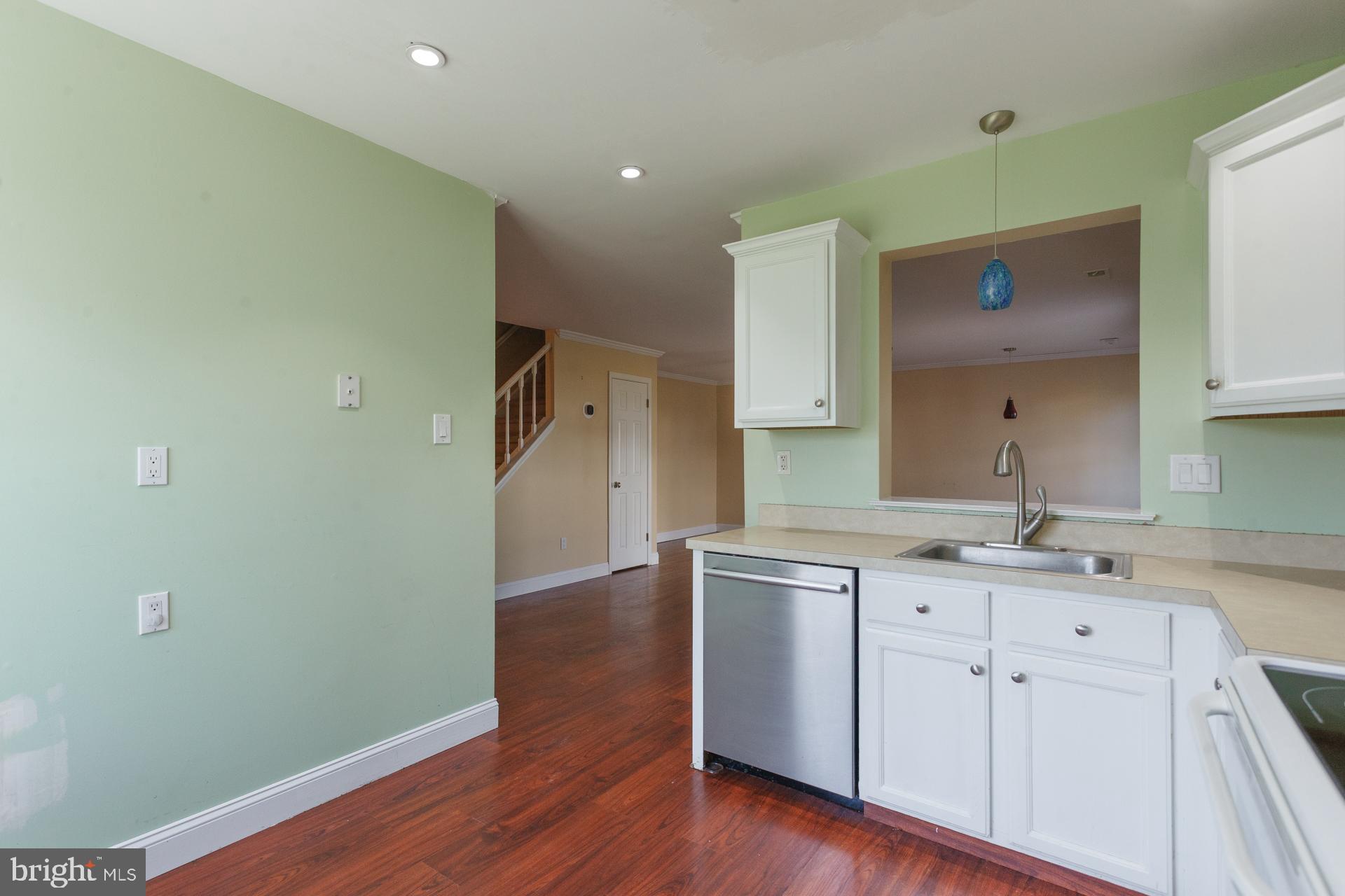 VILLAGE SHIRES - Residential