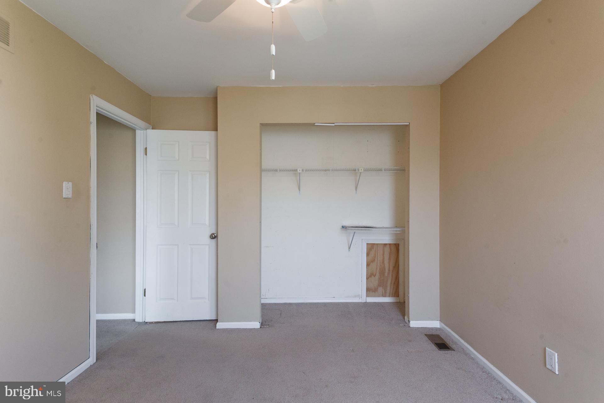 VILLAGE SHIRES - Residential