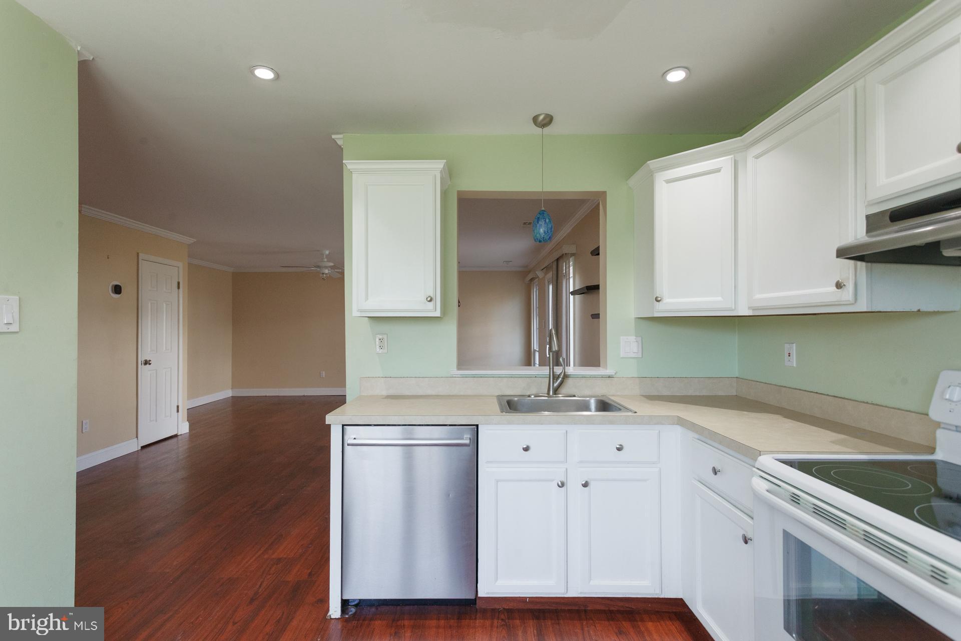 VILLAGE SHIRES - Residential