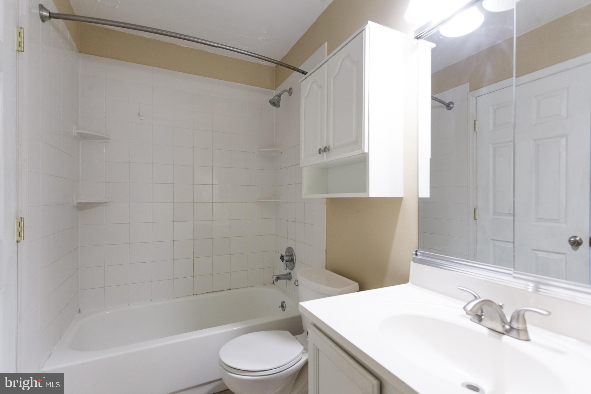 VILLAGE SHIRES - Residential