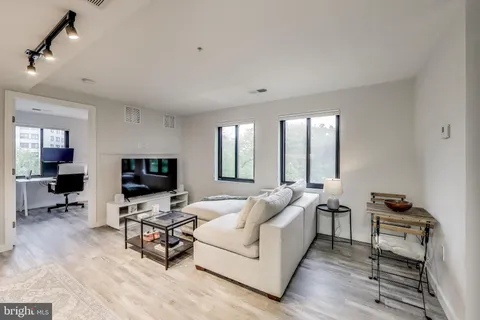700 Roeder Road Unit 402, Silver Spring, MD 20910 - MLS#: MDMC2170186