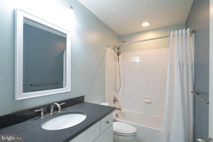 BIG OAK CROSSING - Residential Lease