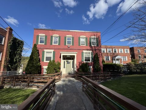 Photo of 3130 Buena Vista Terrace SE, WASHINGTON, DC 20020 (MLS # DCDC2230106) Photo of 3130 Buena Vista Terrace SE, WASHINGTON, DC 20020 (MLS # DCDC2230106)