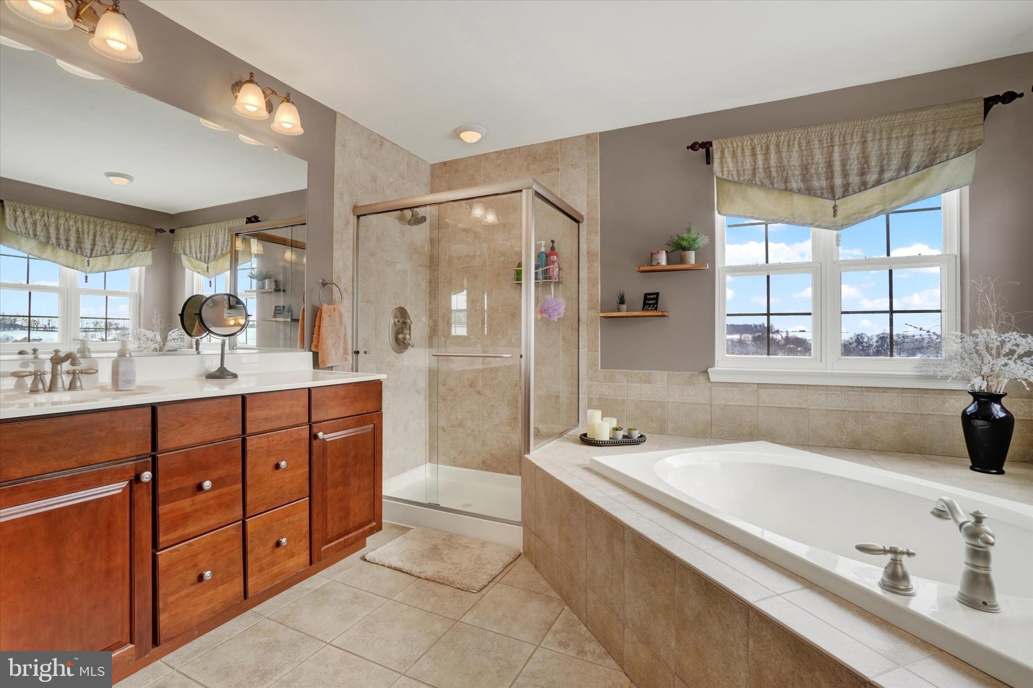 SUMMER'S GLEN - Residential