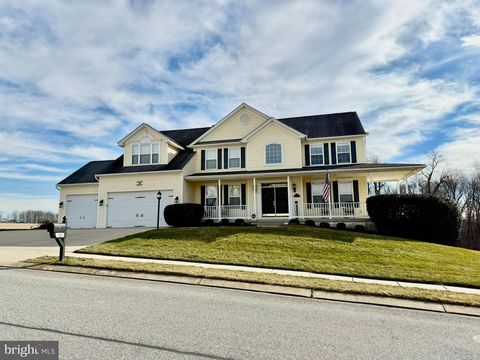 Photo of 28 Hunt Run Drive, NEW FREEDOM, PA 17349 (MLS # PAYK2096212)