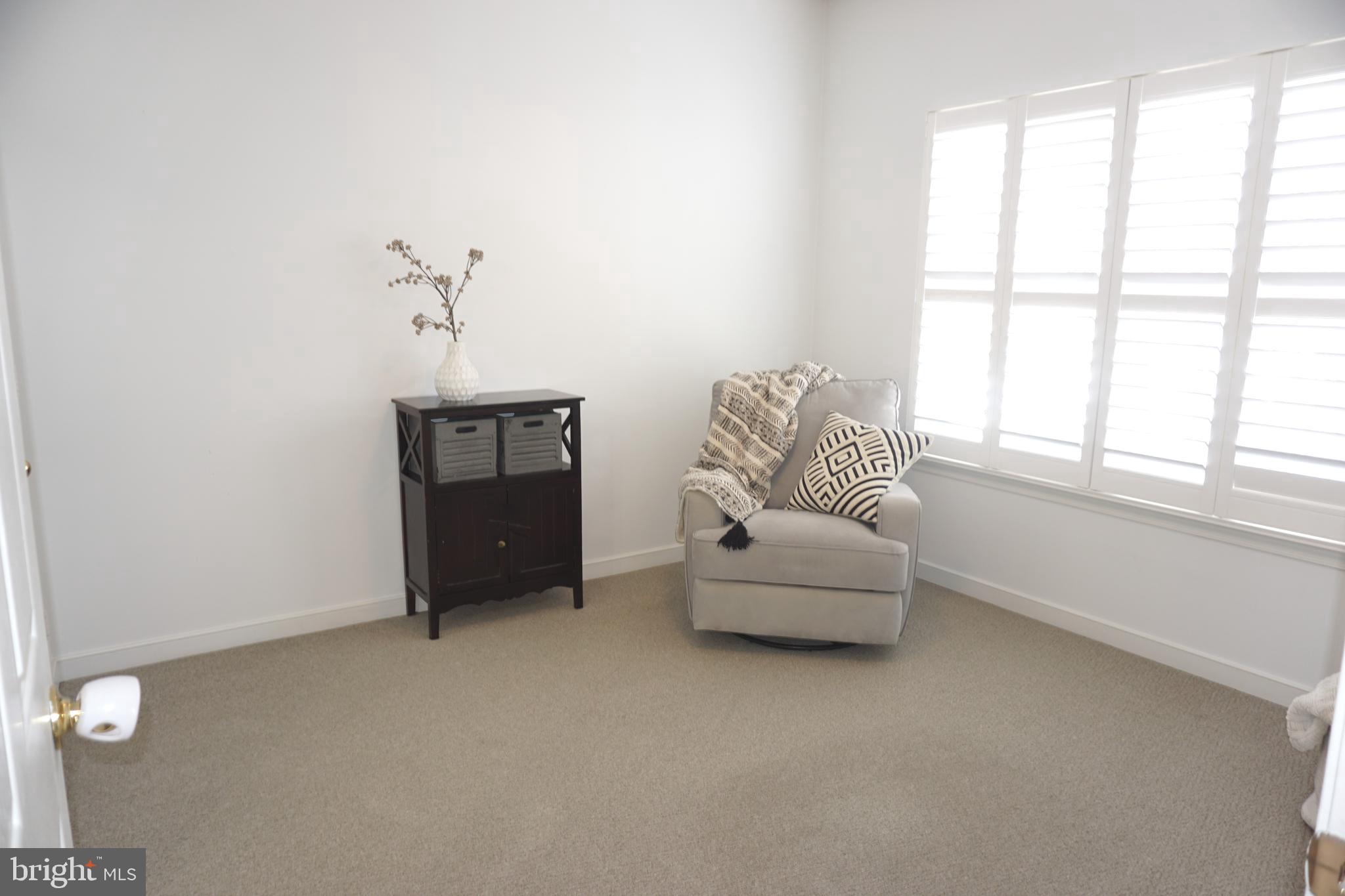 RIVERGATE II - Residential