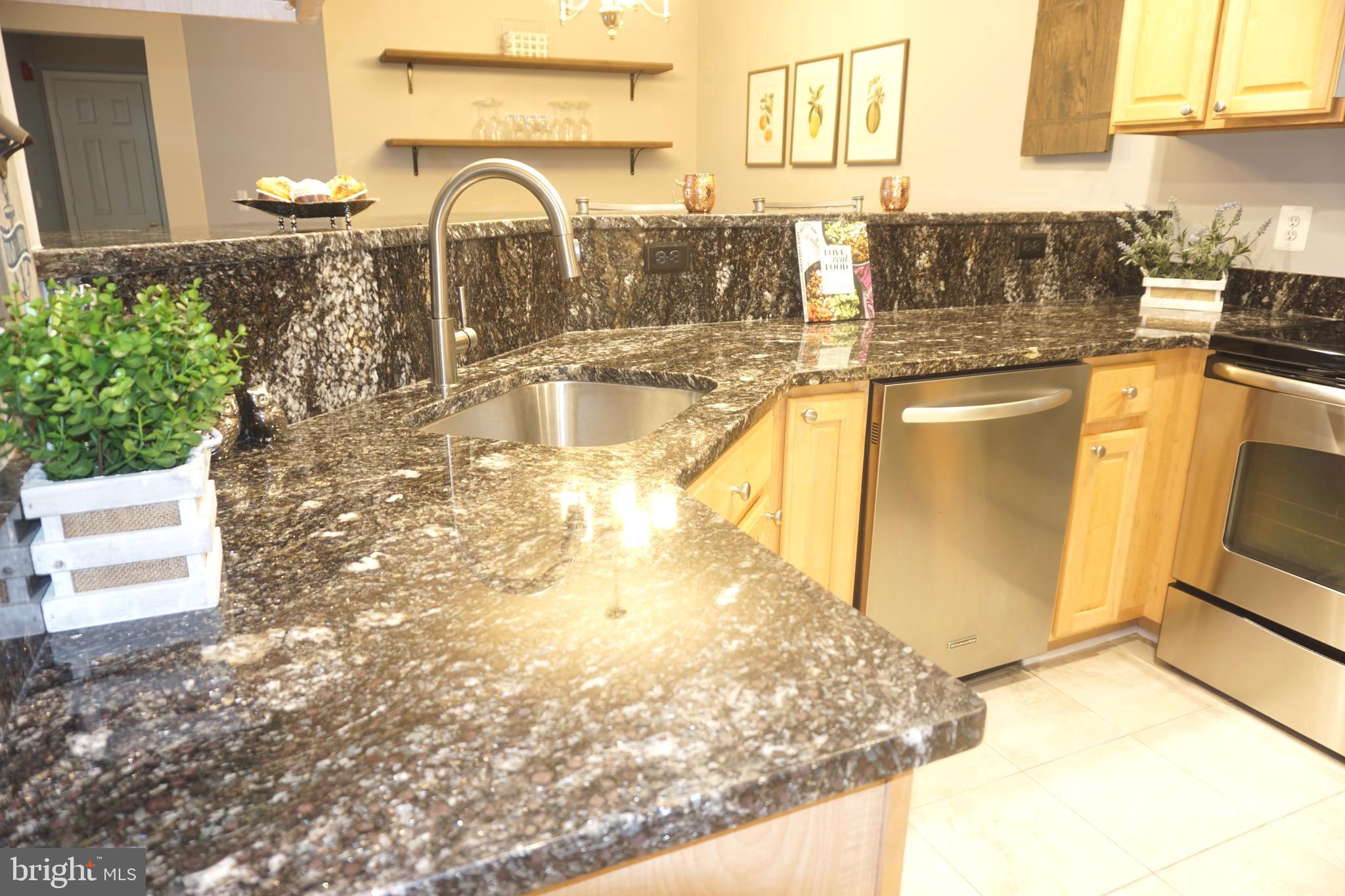 RIVERGATE II - Residential