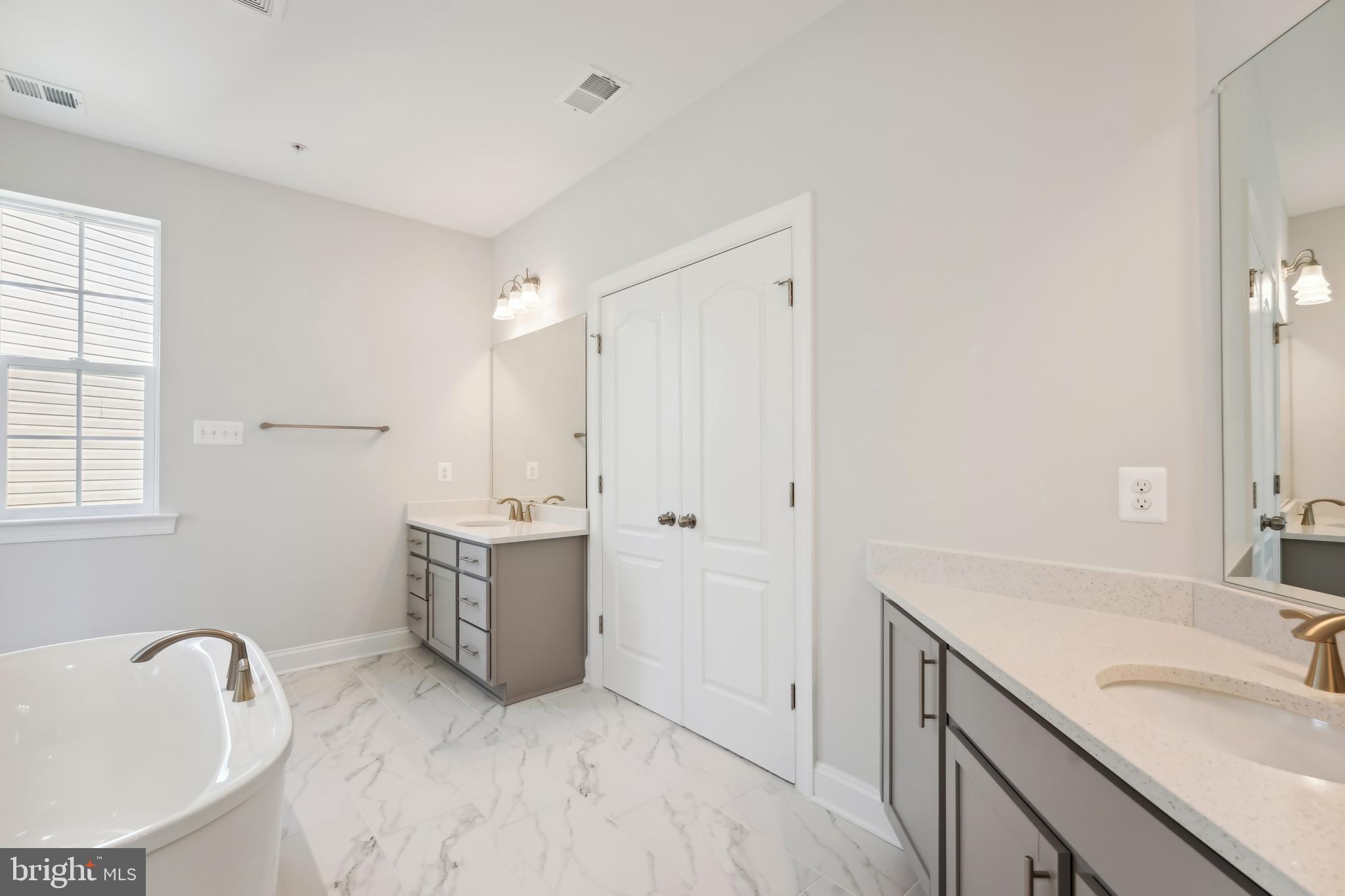 COLLINGTON ESTATES - Residential