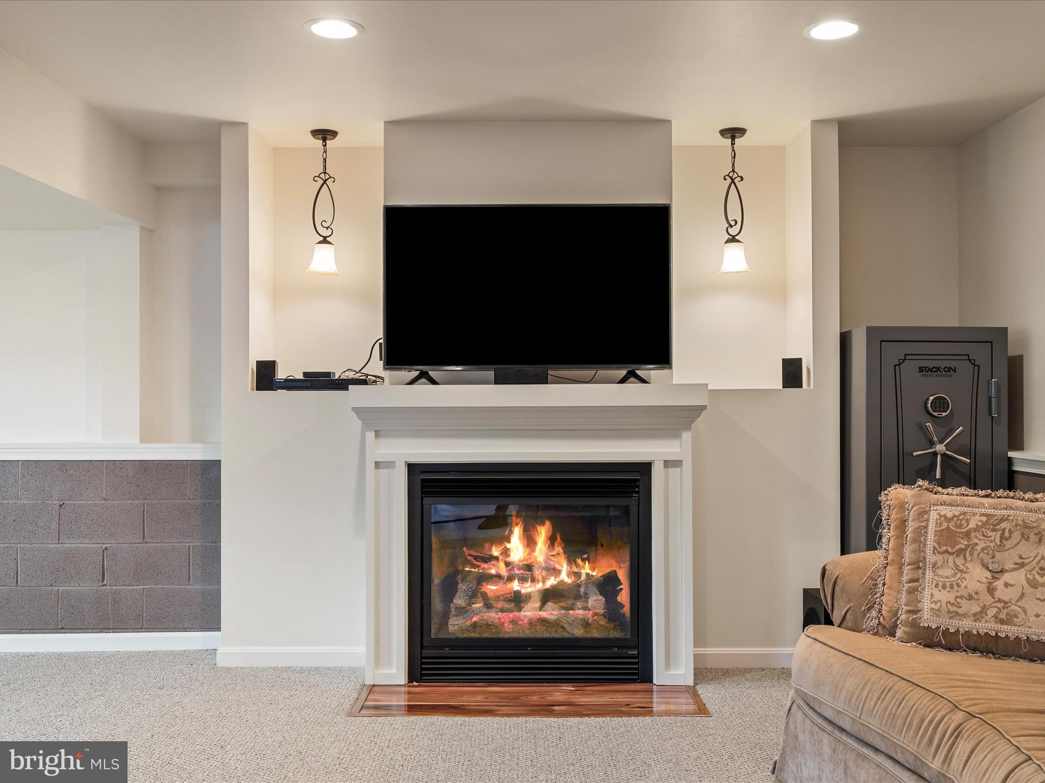 CROWN POINTE NORTH - Residential