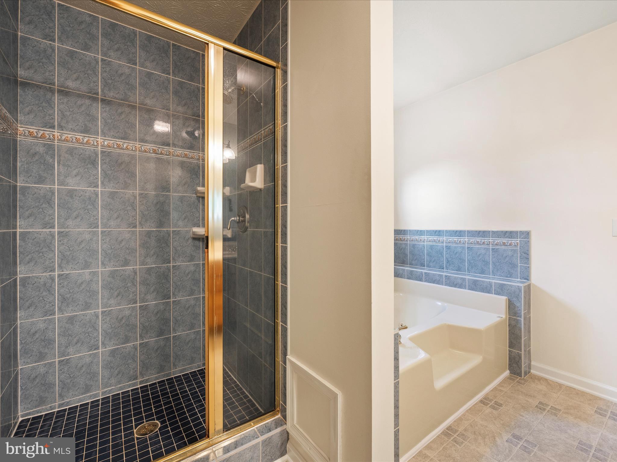 CROWN POINTE NORTH - Residential