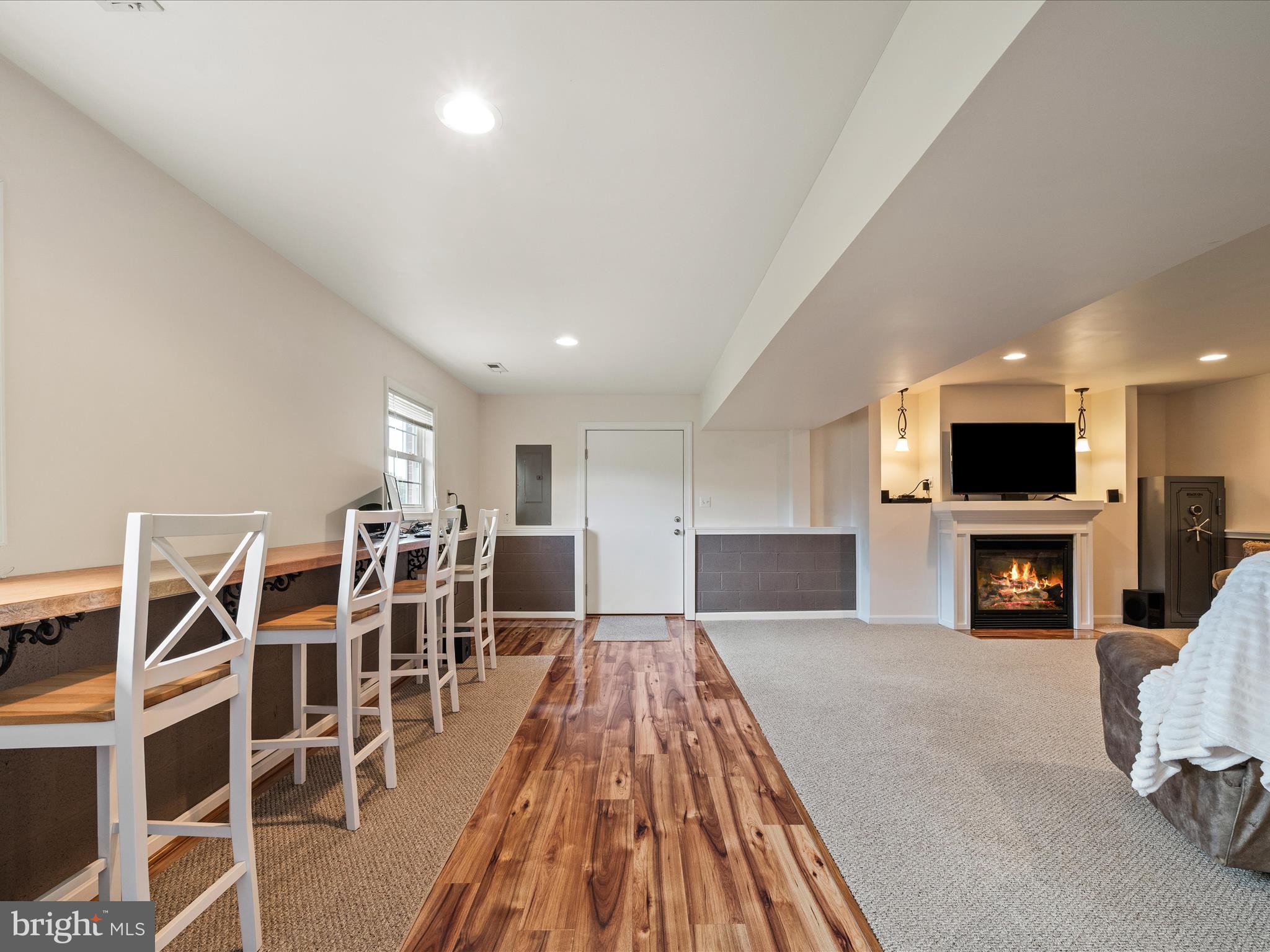 CROWN POINTE NORTH - Residential