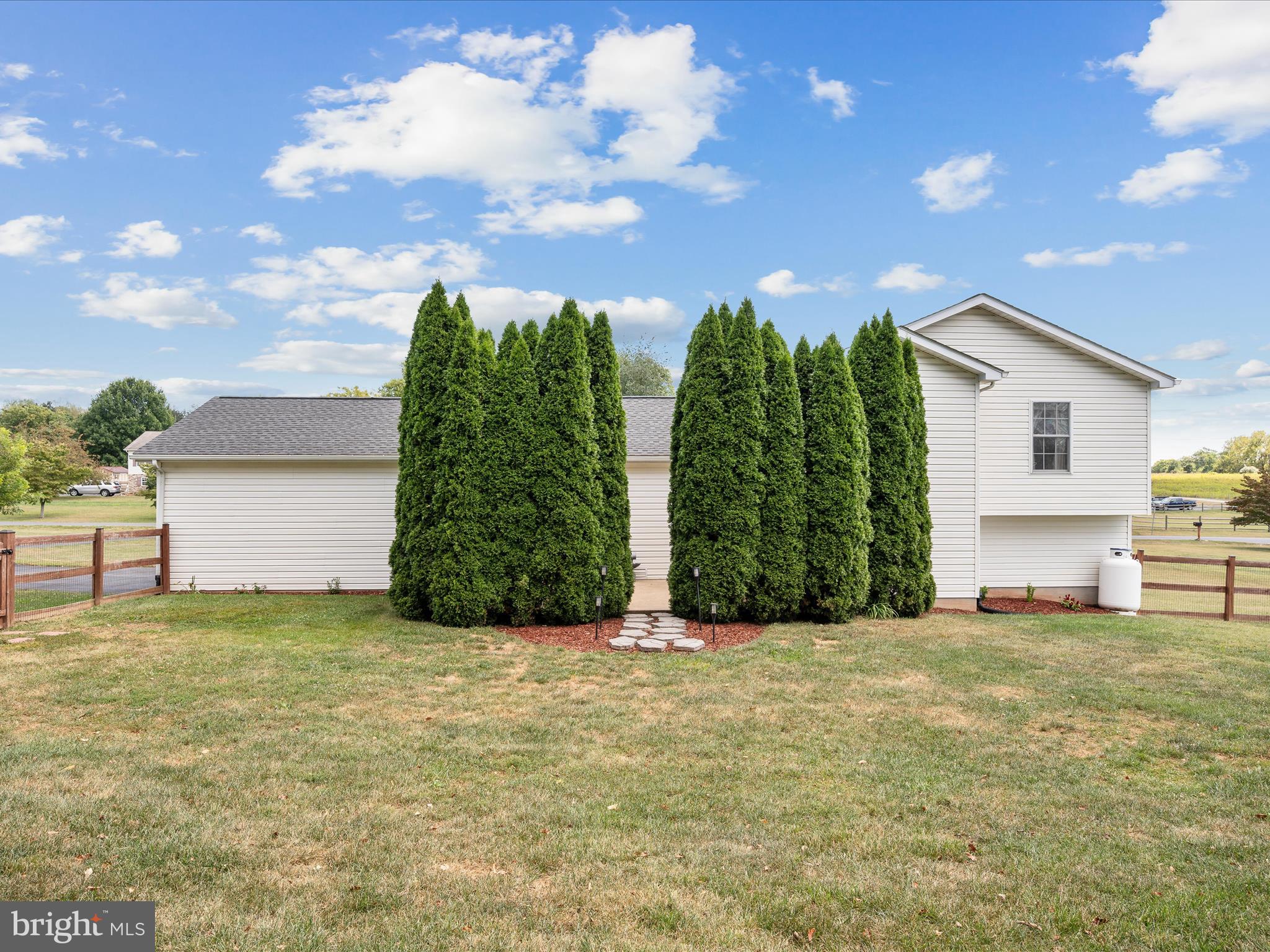 CROWN POINTE NORTH - Residential