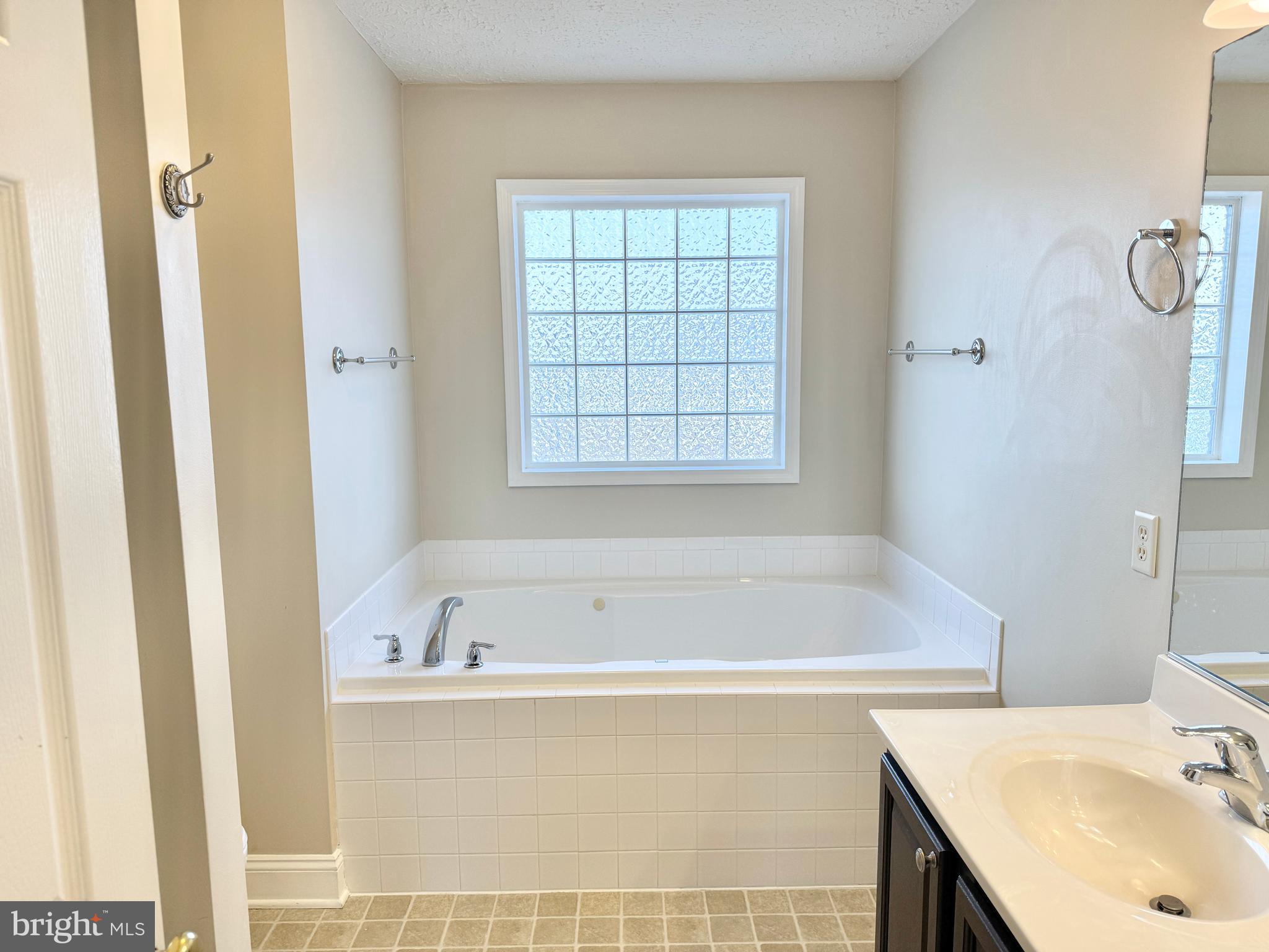 WIDEWATER VILLAGE - Residential Lease