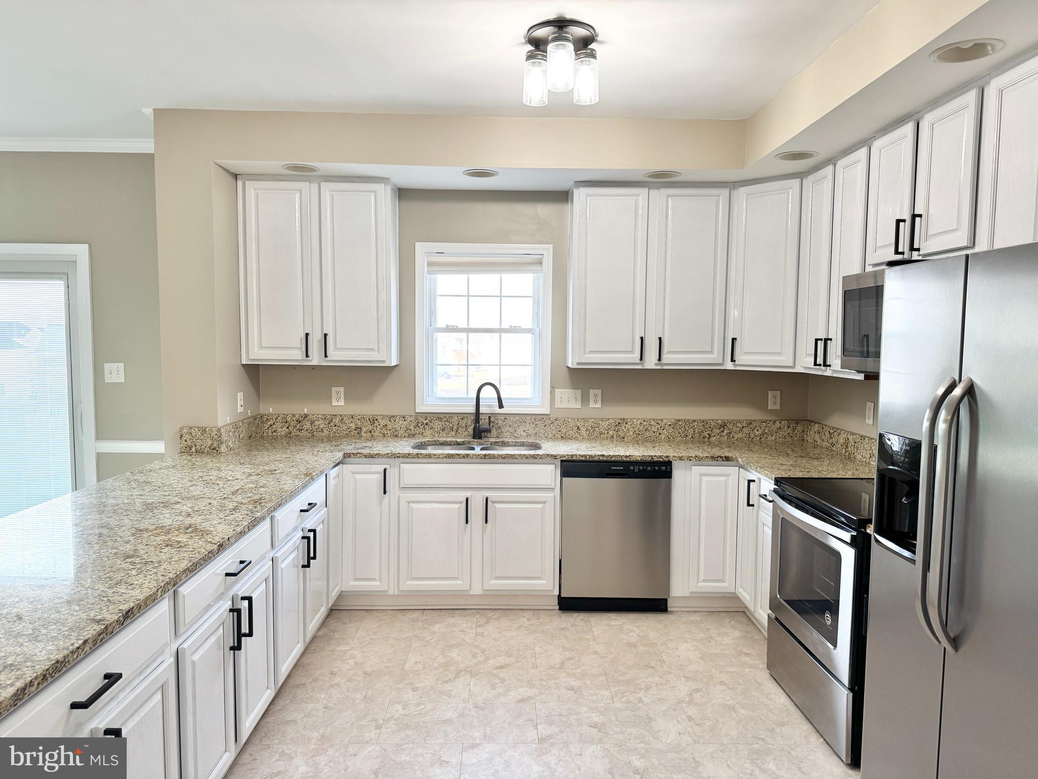 WIDEWATER VILLAGE - Residential Lease