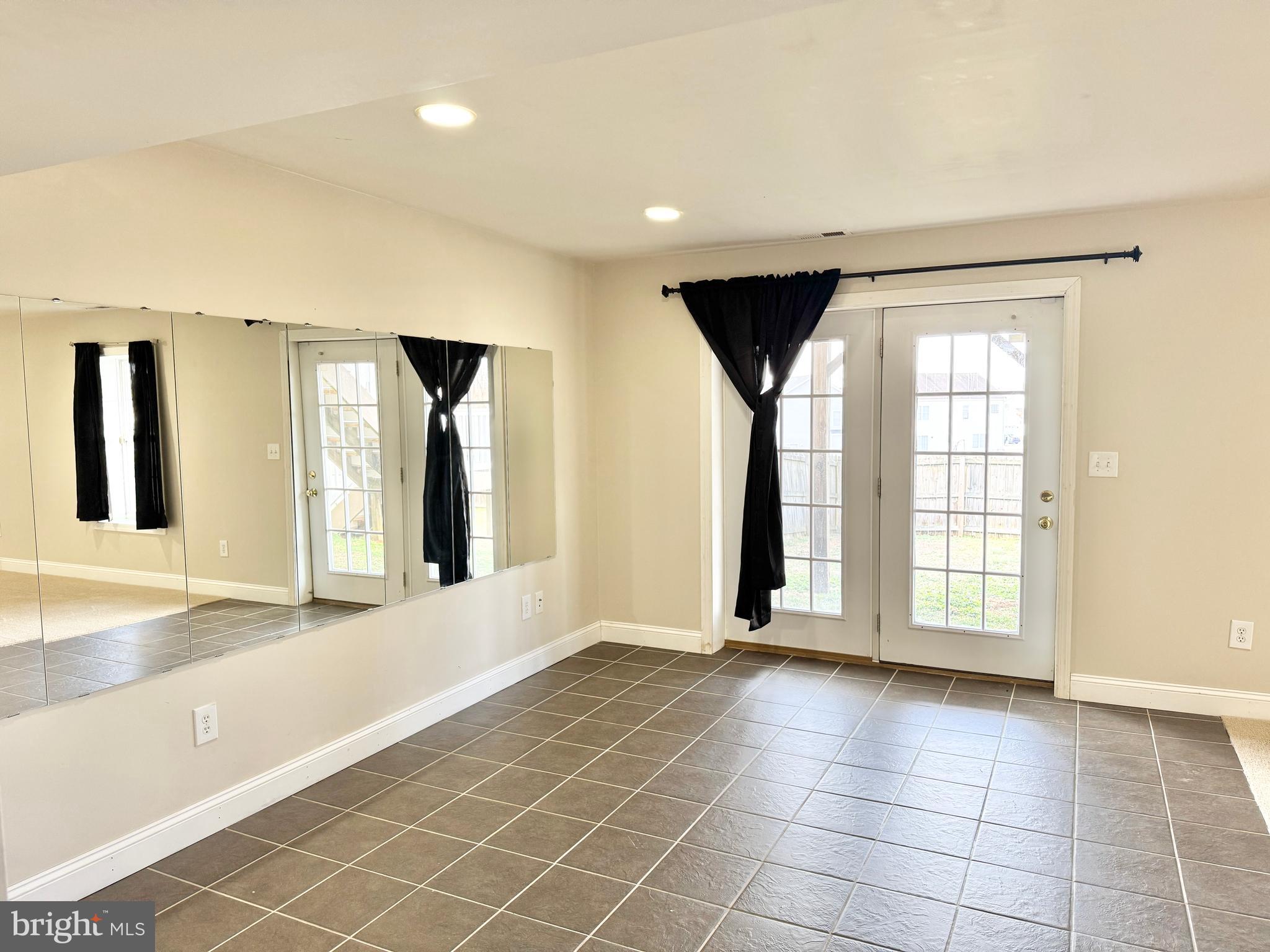 WIDEWATER VILLAGE - Residential Lease