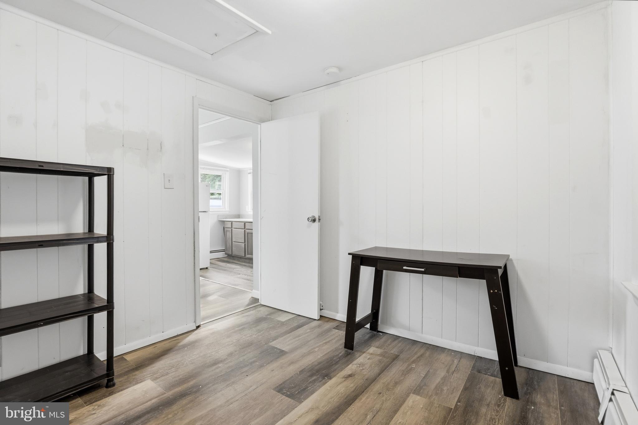 WOODLAND BEACH - Residential